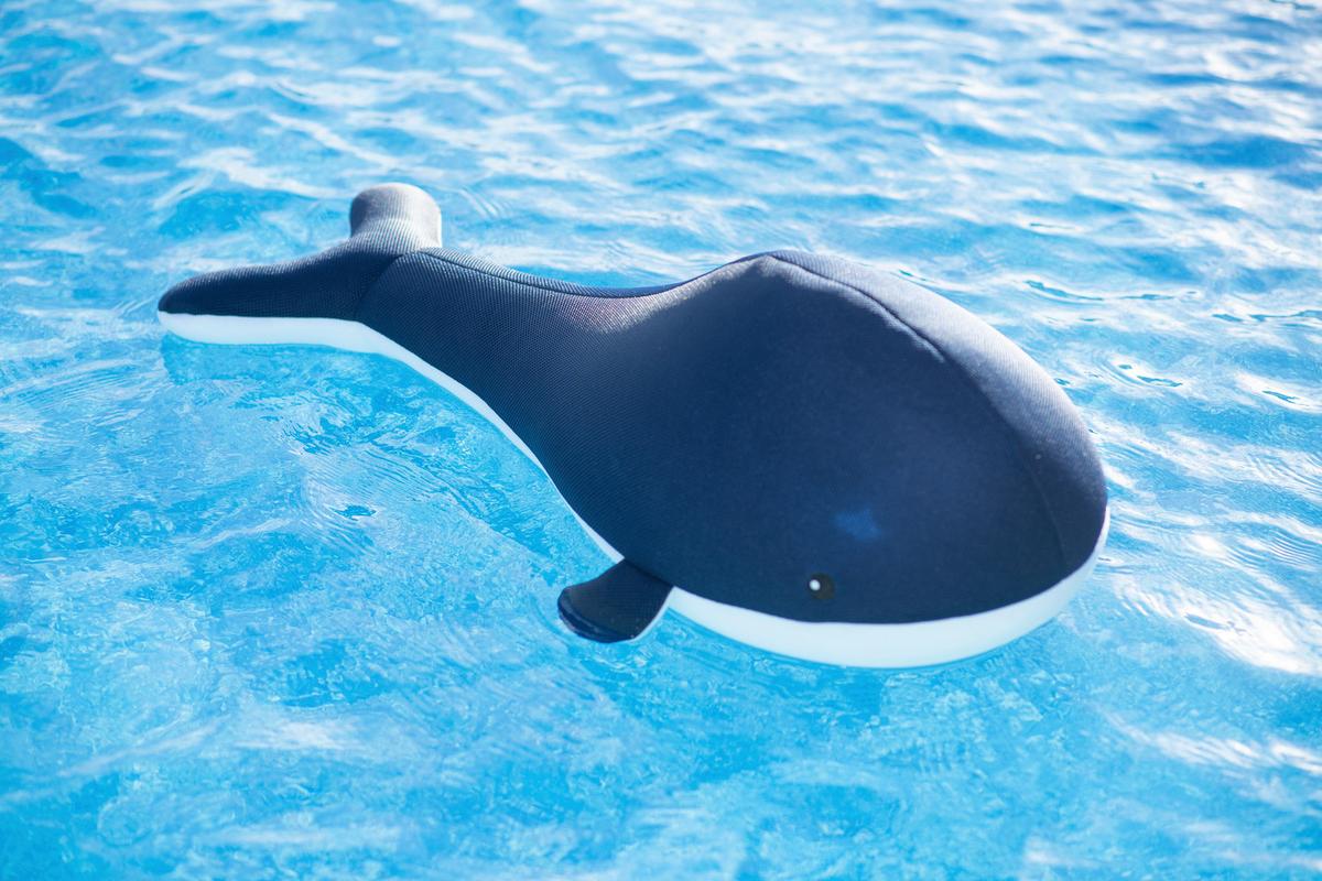 Schwimmtier Wal Blau - Blau, KONVENTIONELL, Textil (50/104/30cm)