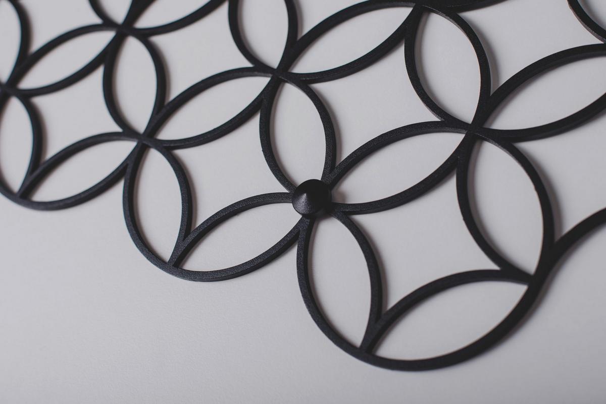 WIESZAK ŚCIENNY HOLO - czarny, Design, metal (2,5/92/30cm) - MID.YOU