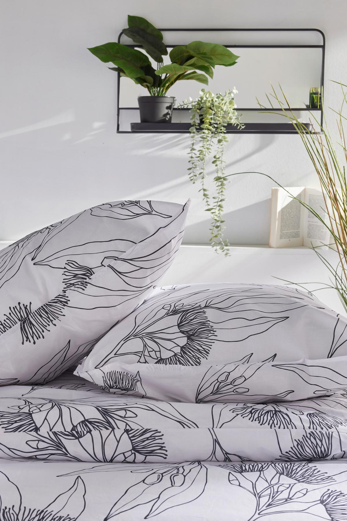 Lenjerie de pat Flora Art cca. 200x220/2X50x70 cm - lila, Modern, textil (200/220cm)