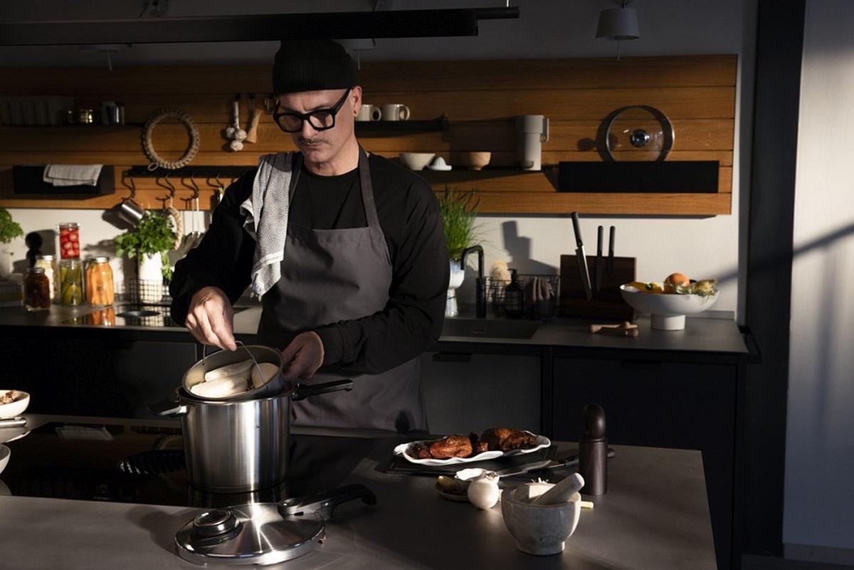 SZYBKOWAR 622-412-06-070/0 FISSLER - kolor srebrny, Basics, metal (22cm) - Fissler