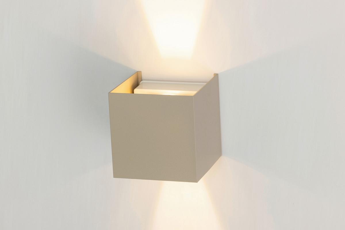 KINKIET LED ATLAS *SBN* - kolor piaskowy, Basics, tworzywo sztuczne/metal (10/10/10cm) - Novel