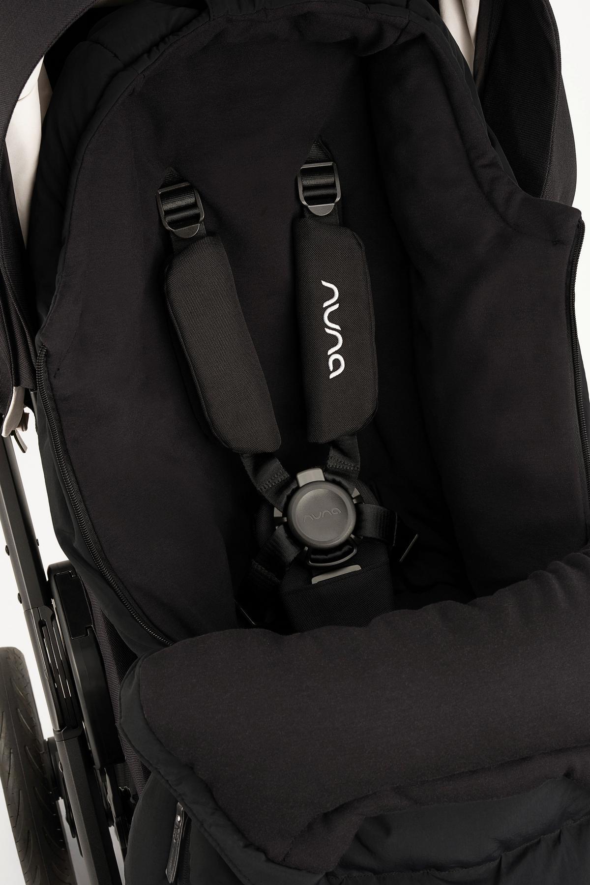 OSŁONA NA NÓŻKI WINTERSET - czarny, Basics, tkanina (99/42/14cm) - Nuna