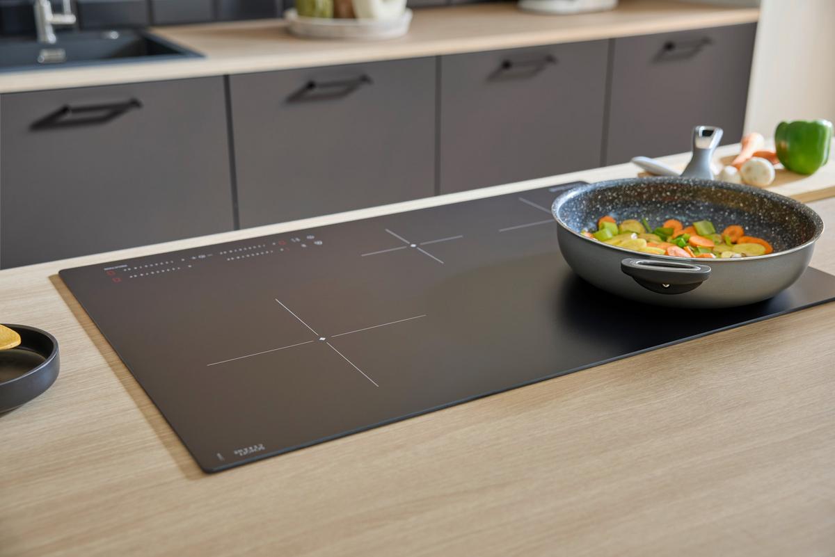 Induktionskochfeld DKEI8470IM Schwarz - Schwarz, Basics, Glas/Metall (77,7/4,9/51cm) - Dieter Knoll