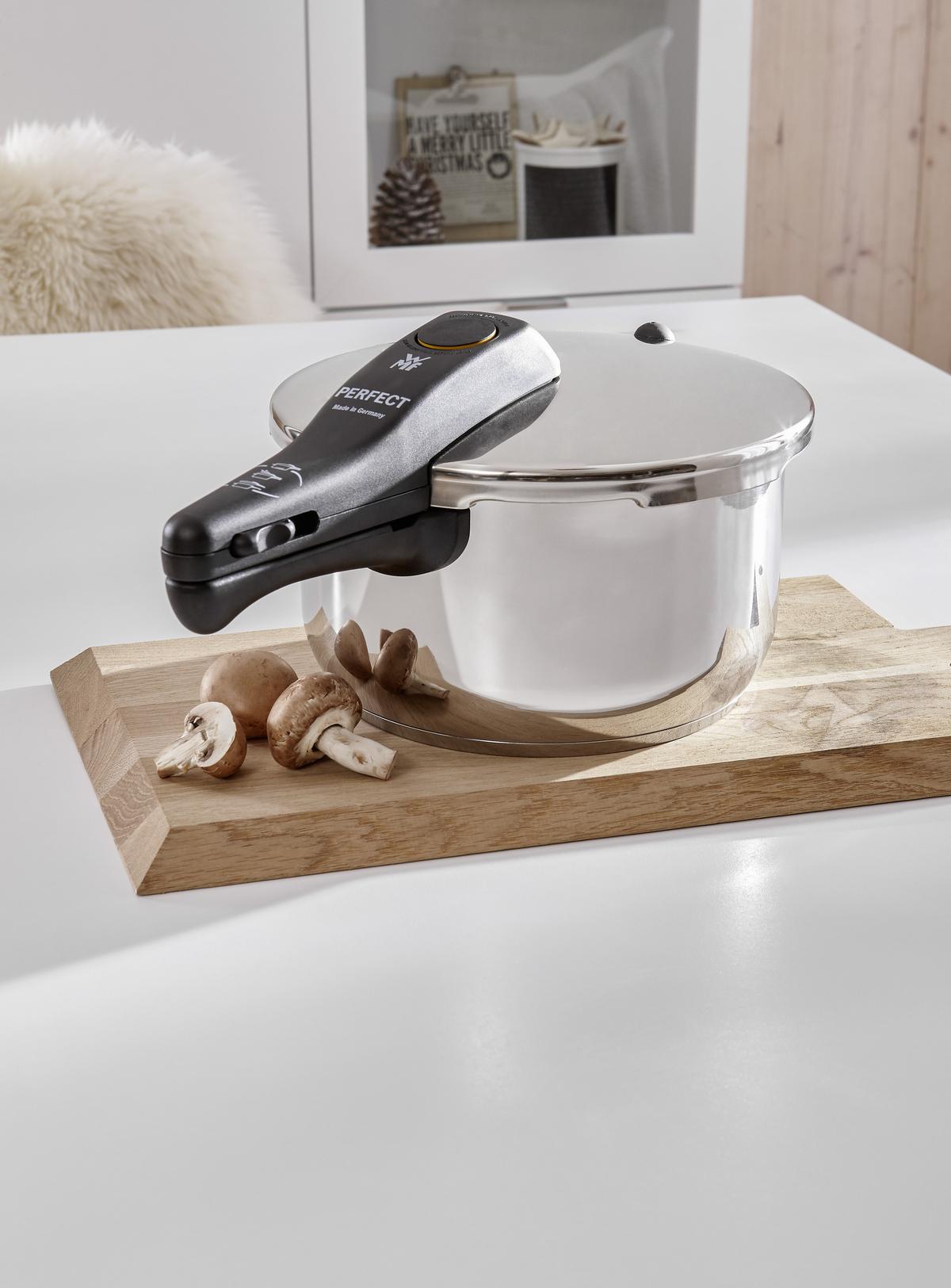 SZYBKOWAR 07 9182 9990 WMF - Basics, metal (22cm) - WMF