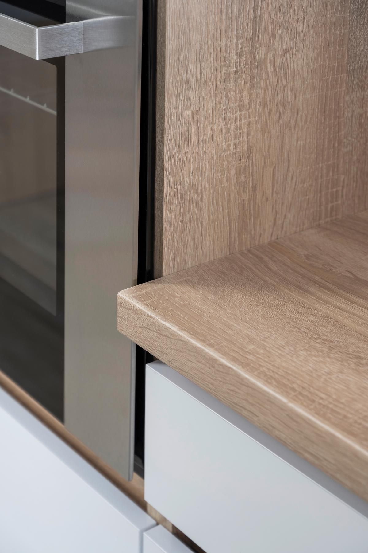 Küchenzeile Premium m. Geräte Weiß/Eiche B: ca. 395 cm - Eichefarben/Weiß Hochglanz, Basics, Holzwerkstoff (395cm) - Respekta