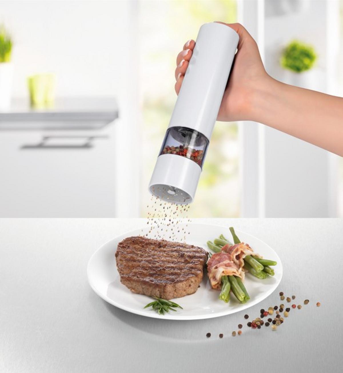 MŁYNEK ELEKTRYCZNY SÓL/PIEPRZ 07880 - czarny/biały, Basics, tworzywo sztuczne/ceramika (5,2/22,5cm) - GOURMETMAXX