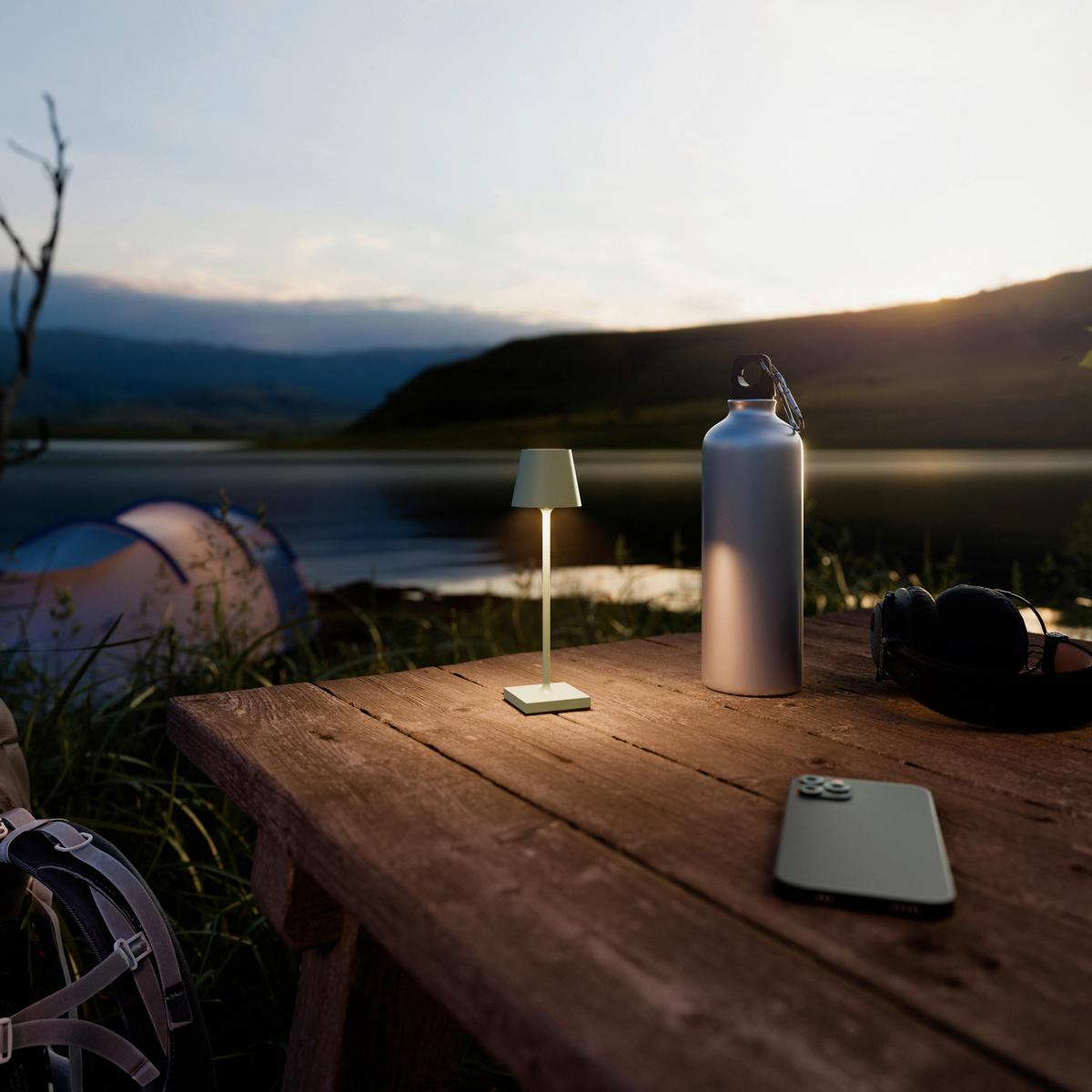 LAMPA STOŁOWA Z AKUMULATOREM 4543501 NUINDIE POCKET - szałwiowy, Basics, metal (5,6/5,6/21cm) - Sigor