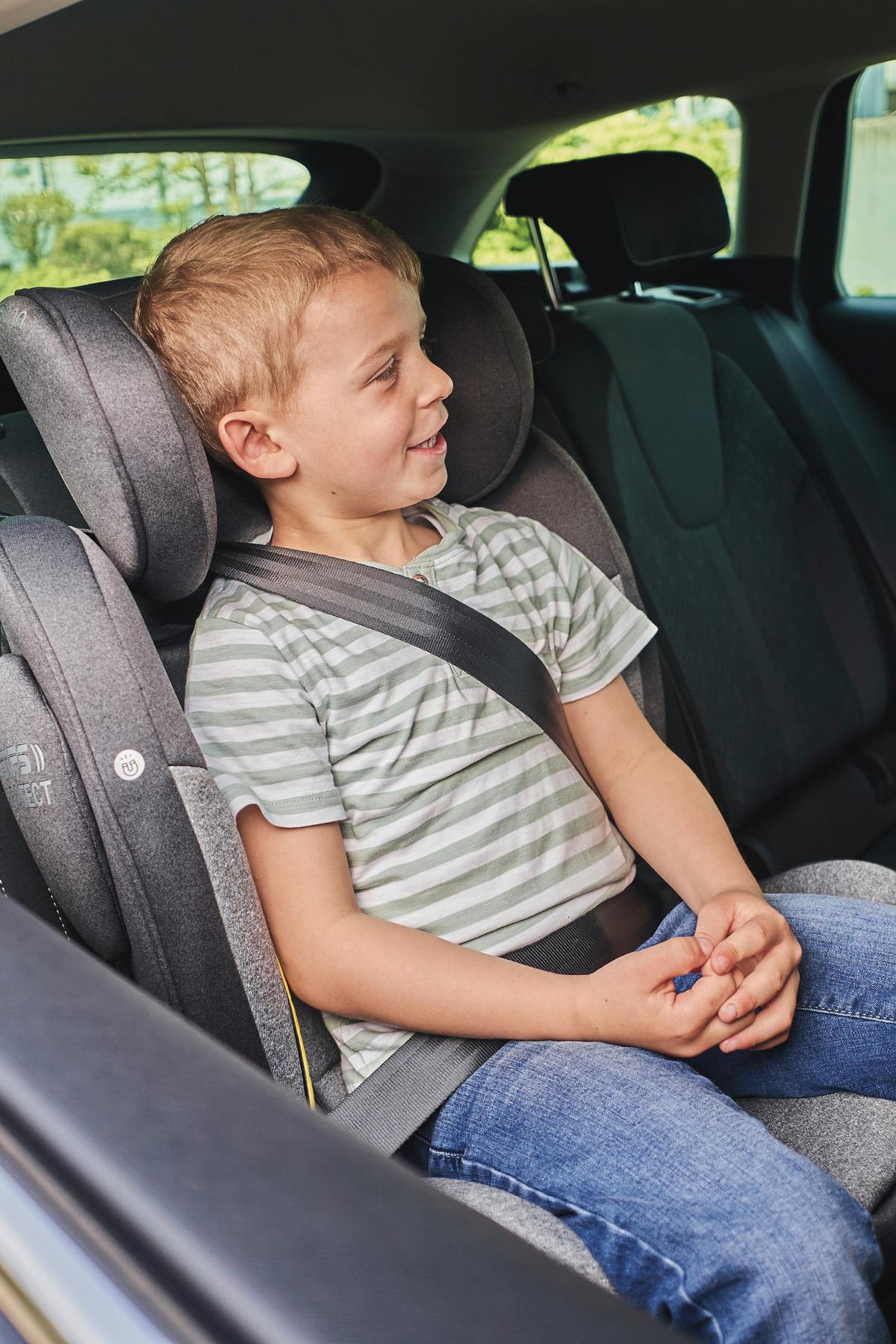 FOTELIK SAMOCHODOWY OBROTOWY SWIFT360S - czarny, Basics, tworzywo sztuczne/tkanina (44/60/50cm) - Osann