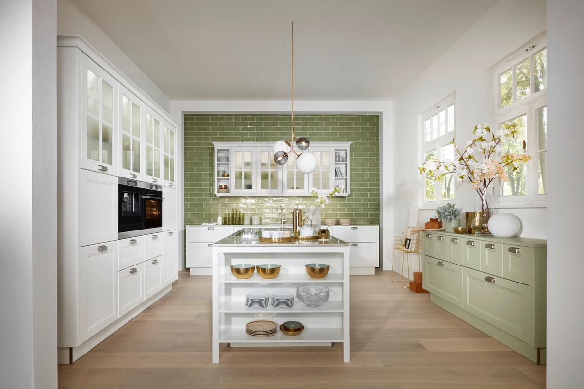 Einbauküche Windsor Lack in Grün/Weiß - Weiß/Grün, ROMANTIK / LANDHAUS, Holzwerkstoff - Nolte Küchen