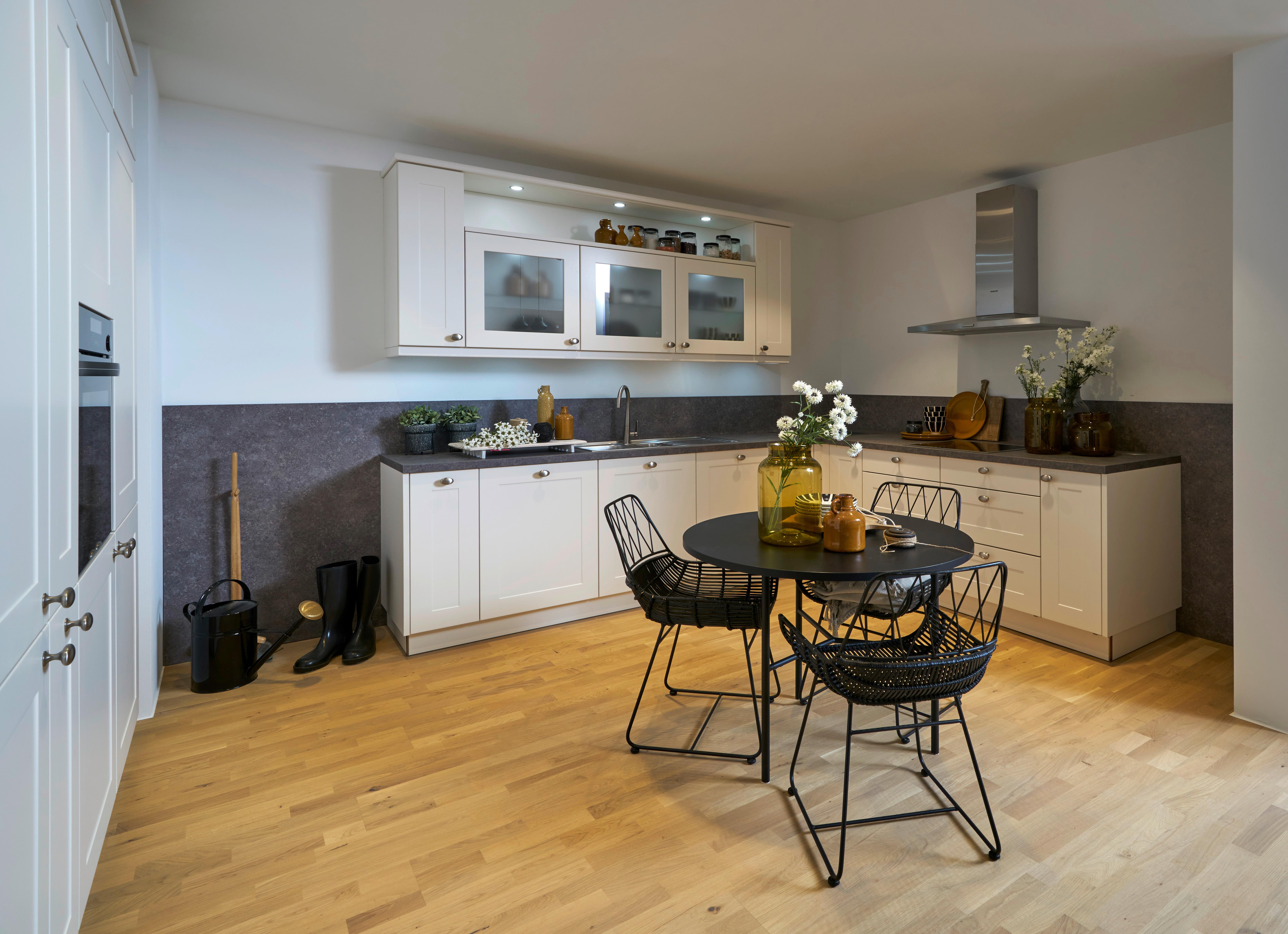 Einbauküche Venta in Creme - Creme, ROMANTIK / LANDHAUS, Holzwerkstoff - Nolte Küchen