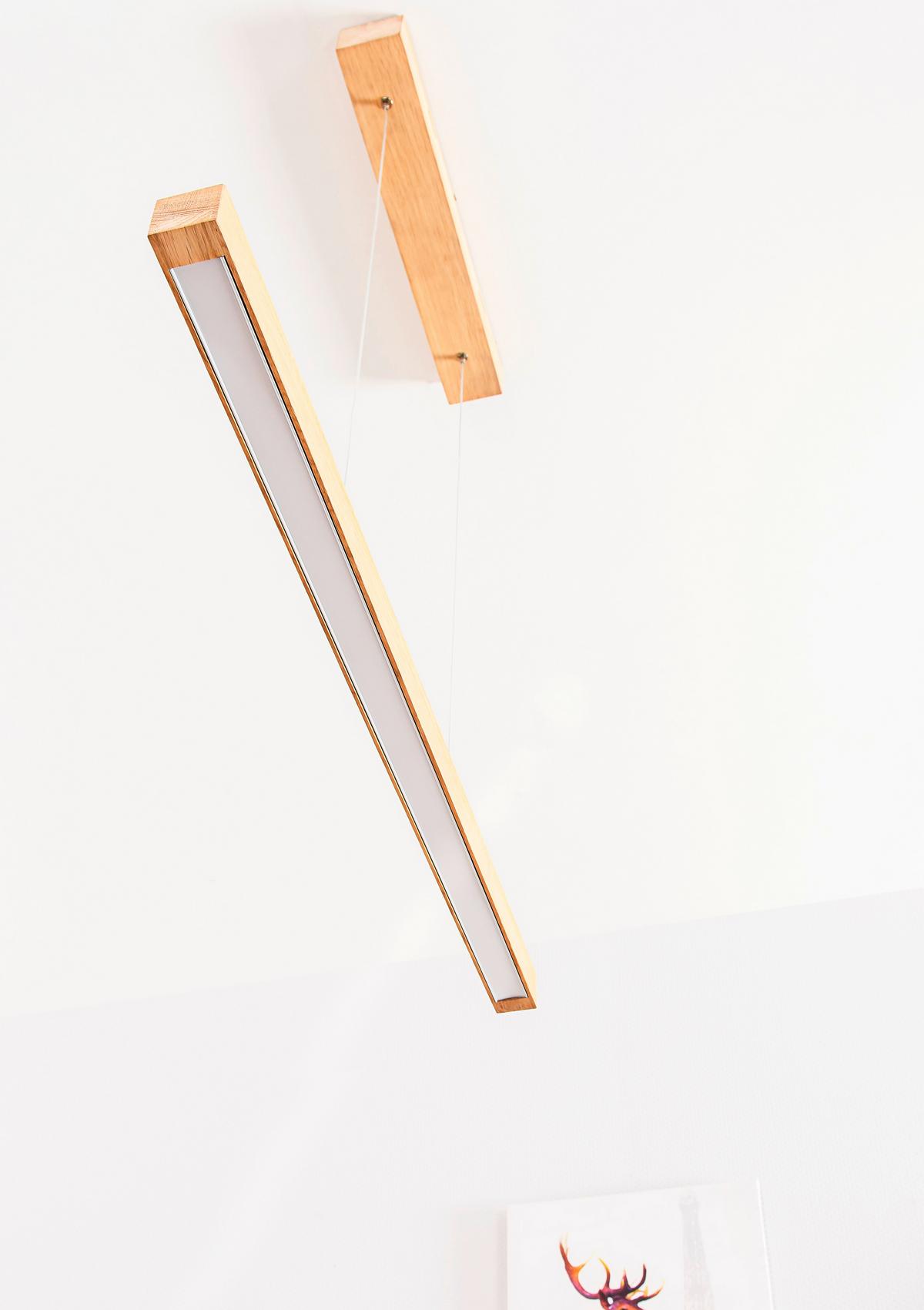 LAMPA WISZĄCA LED LU1509874FSC "SMAL" - kolor dębowy, Natur, drewno (100/6/110cm) - Dieter Knoll