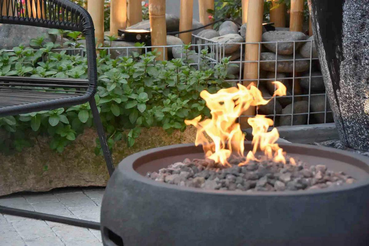 Feuerstelle York Schwarz - Schwarz, KONVENTIONELL, Stein/Metall (68/68/36cm) - Gardenson