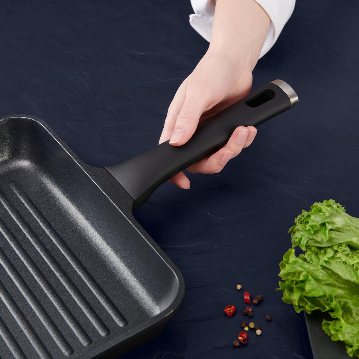 Grillserpenyő Black Line - fekete, Konventionell, műanyag/fém (28/28/5cm) - Gourmesto