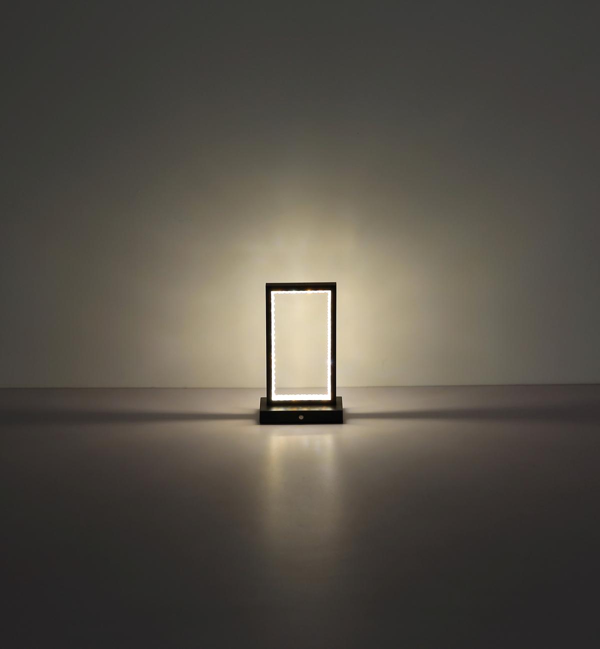 Namizna Svetilka Za Polnjenje Samega - črna/prozorno, Design, kovina/umetna masa (14/7,5/23cm) - Globo