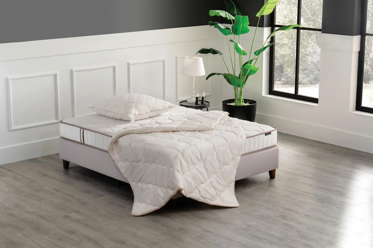 Bettdecke Superwashed Wolle ca. 155x220x17,33 cm Weiß - Weiß, Basics, Textil (155/220/17,33cm) - Yatas