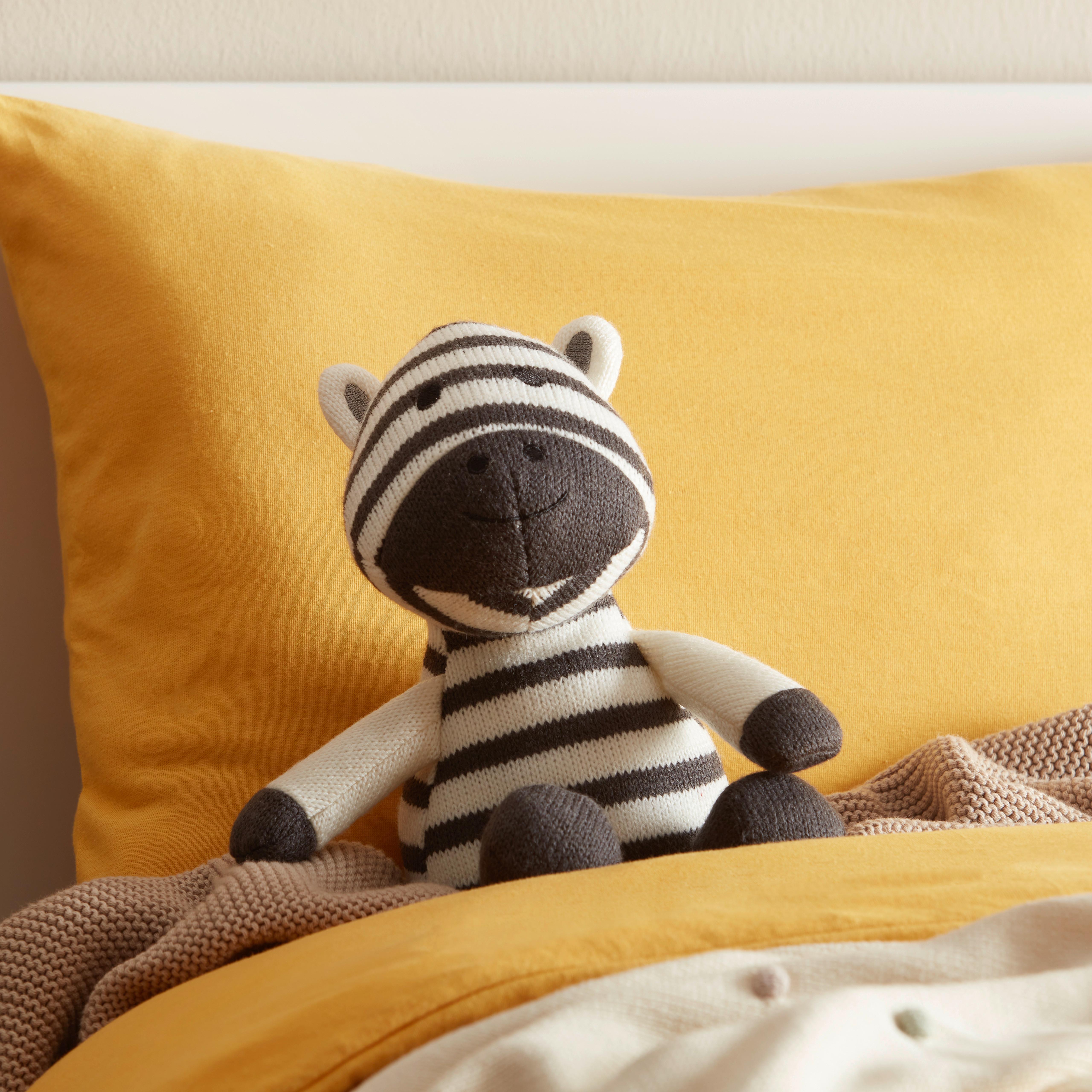Plüschtier Sally in Braun/Schwarz - Schwarz/Braun, Konventionell, Textil (28cm) - Modern Living