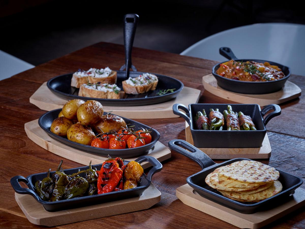 Servirna Ponev Blackstyle, 2 Kos - črna, Basics, kovina (25,4/15,8/3,2cm) - Echtwerk