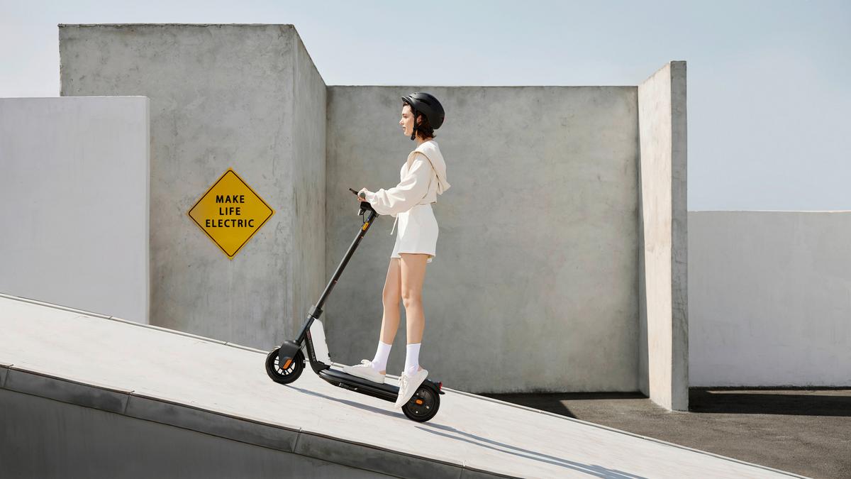 HULAJNOGA ELEKTRYCZNA NIU KQI1 SPORT - czarny, Konventionell, metal (111/52 (13,3)/120,2cm)