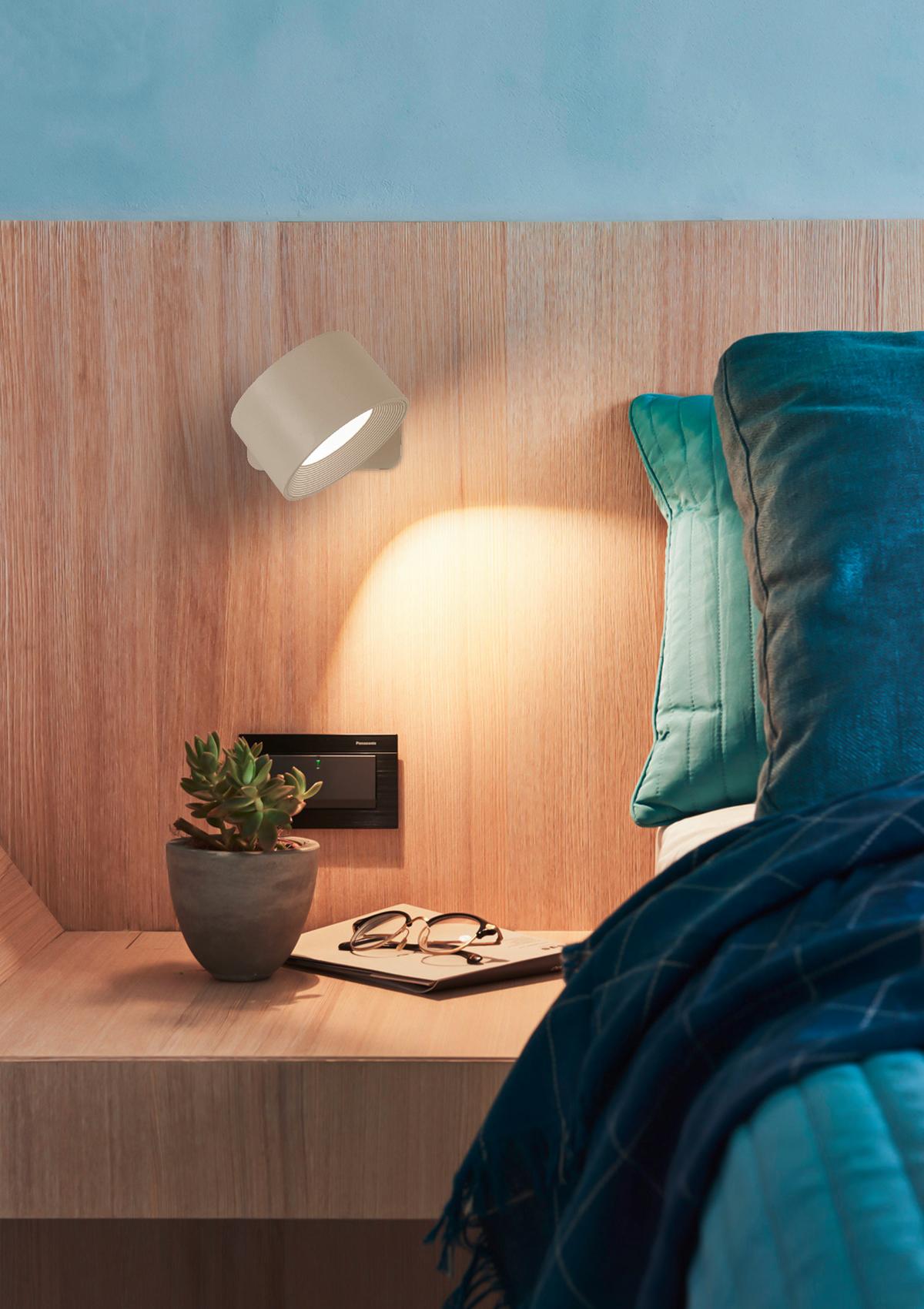 KINKIET AKUMULATOROWY SPOT - kolor piaskowy, Basics, tworzywo sztuczne/metal (9,2/8/4,5cm) - Novel