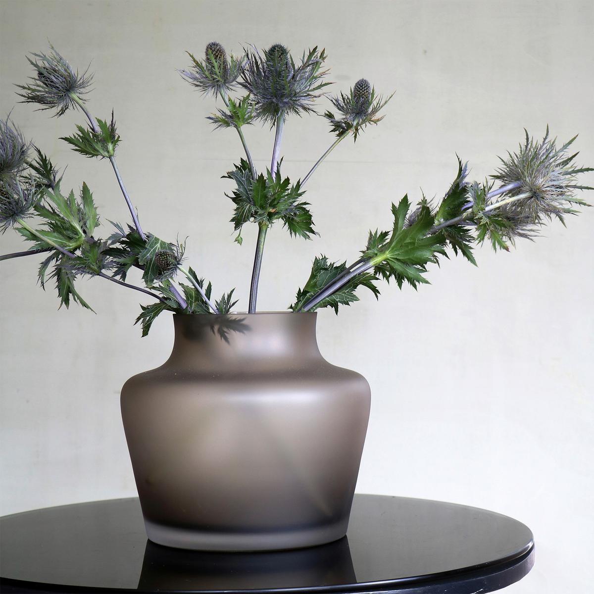 Vase Coral in Taupe - Taupe, MODERN, Glas (25,5/22cm) - Vase the World