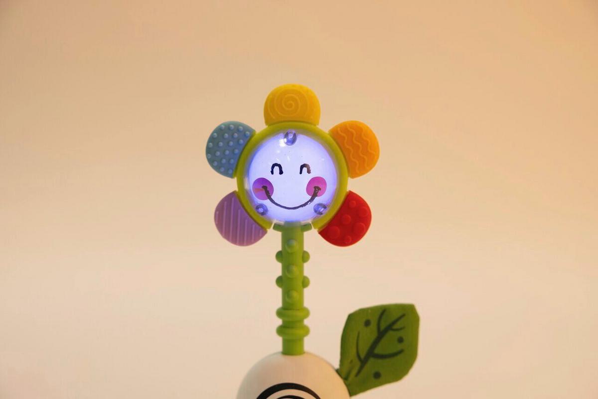 Csörgő Hape - többszínű, Basics, műanyag/textil (8,3/15,2/4,9cm) - Hape