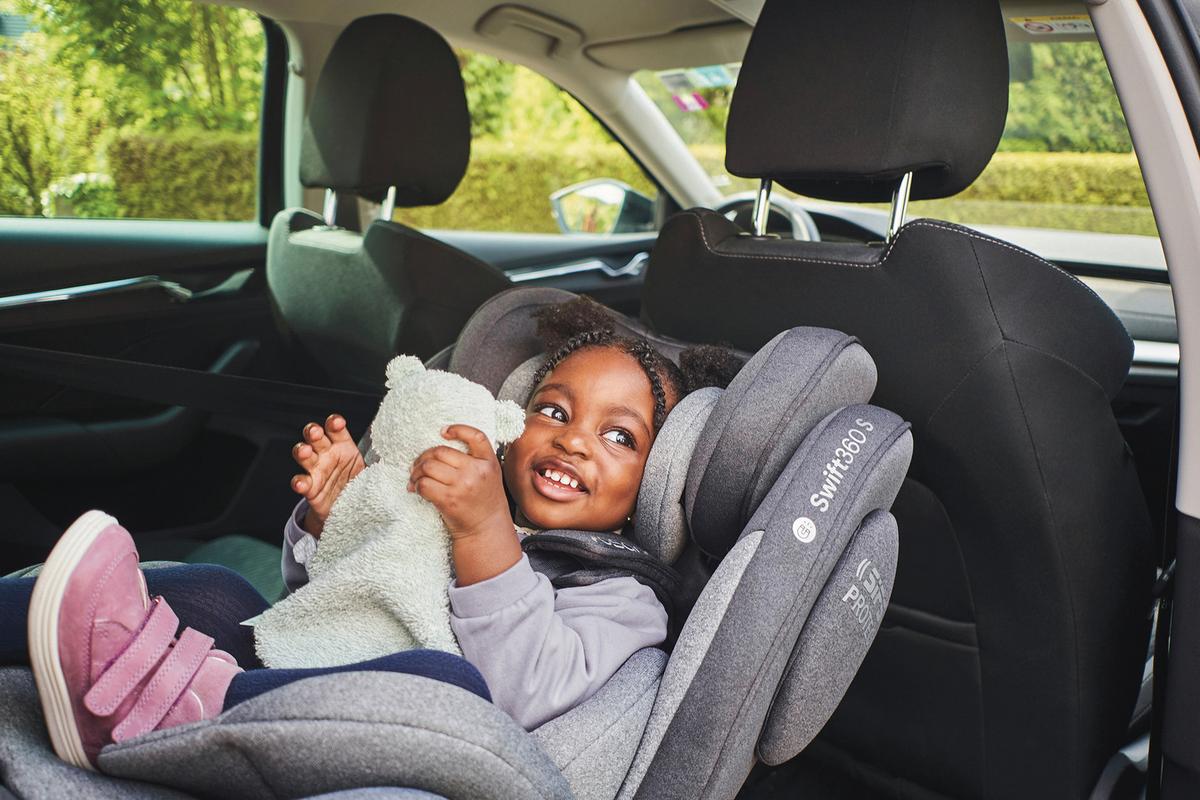 FOTELIK SAMOCHODOWY OBROTOWY SWIFT360S - czarny, Basics, tworzywo sztuczne/tkanina (44/60/50cm) - Osann