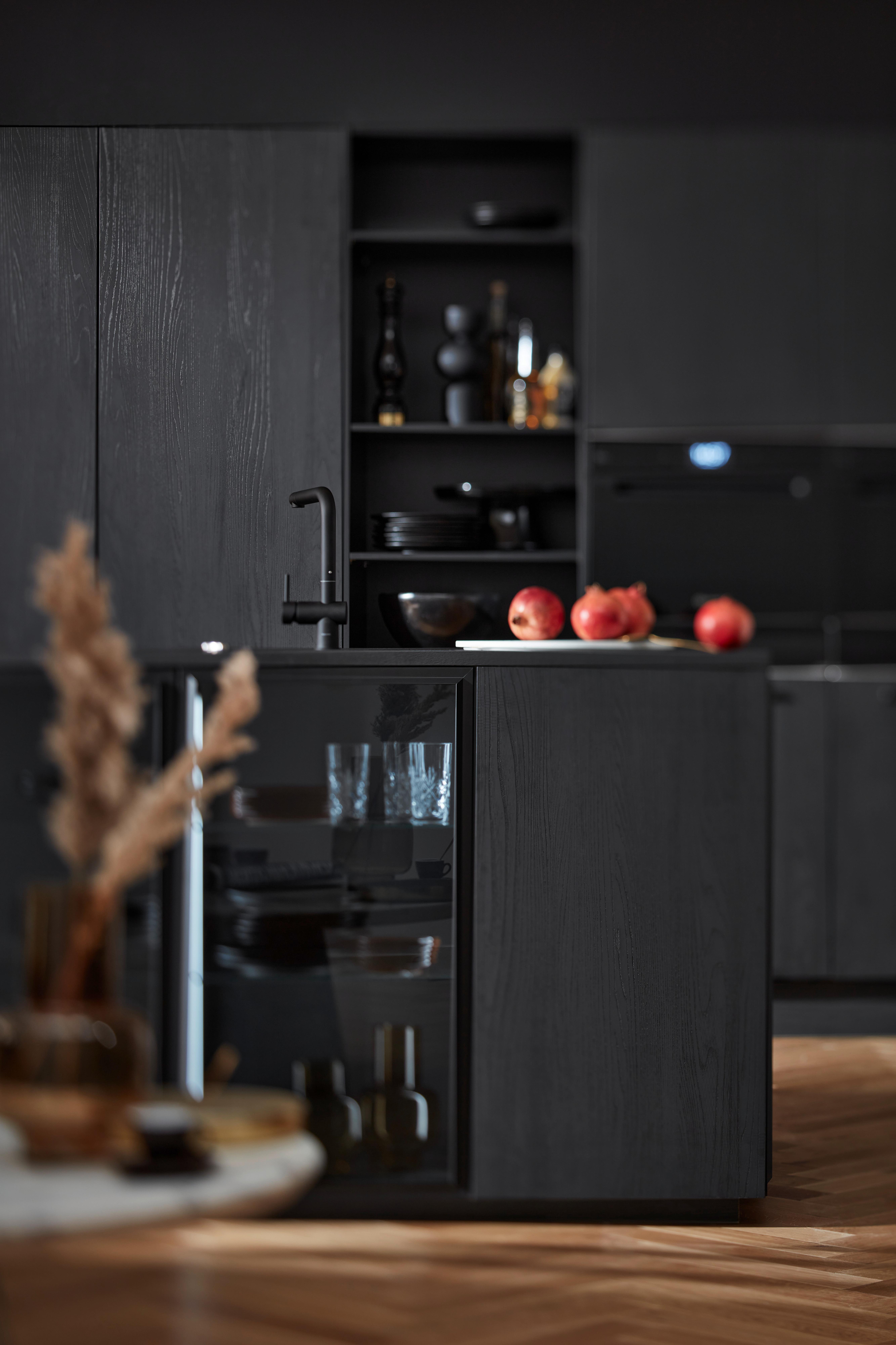 Einbauküche Manhattan in Schwarz/Graphit - Eichefarben/Schwarz, MODERN, Holzwerkstoff - Nolte Küchen