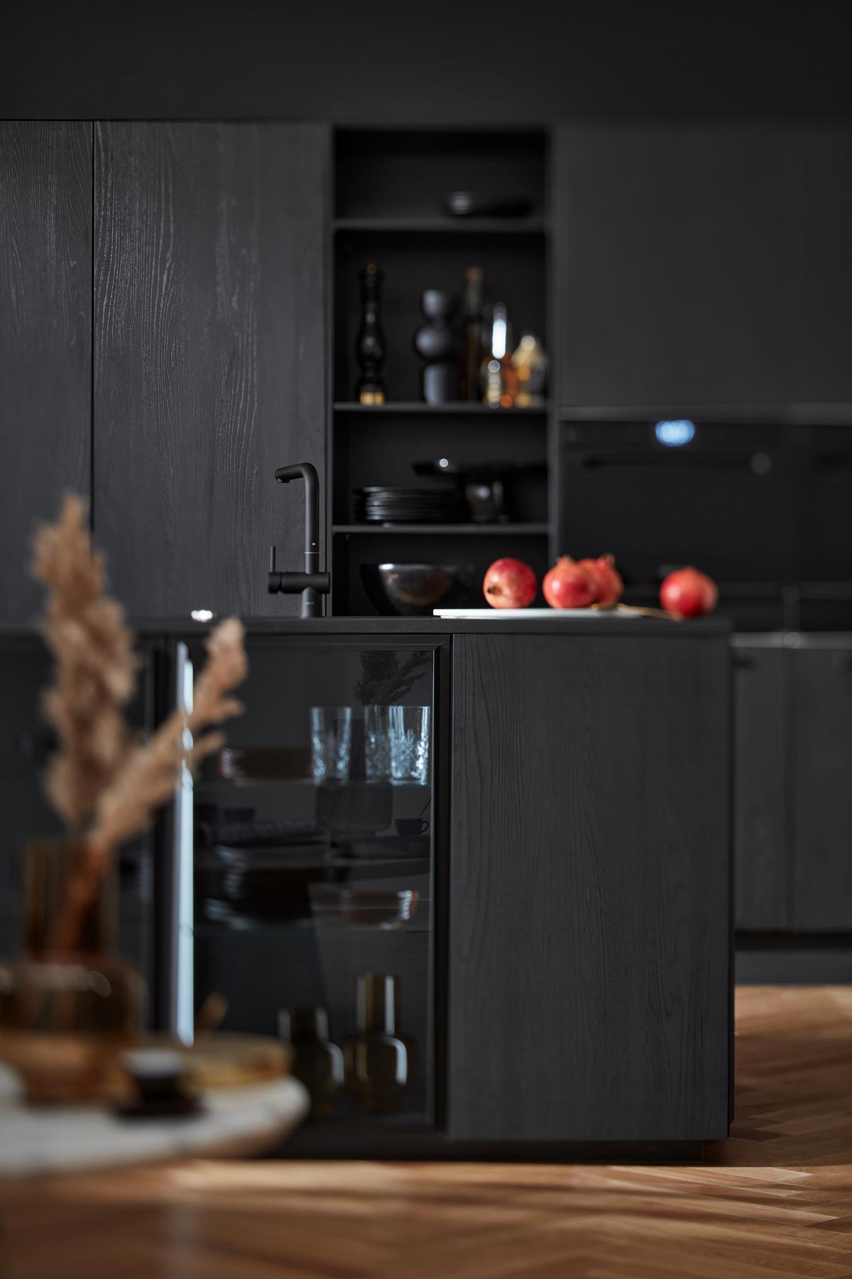 Einbauküche Manhattan in Schwarz/Graphit - Eichefarben/Schwarz, MODERN, Holzwerkstoff - Nolte Küchen