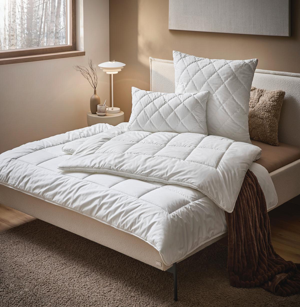 KOŁDRA CAŁOROCZNA ALCANDO UNO - szampanowy, Basics, tkanina (135/200cm) - Billerbeck