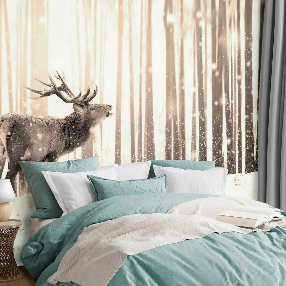 Fototapete Deer in the Snow Weiß/Beige - Beige/Weiß, LIFESTYLE, Textil (200/140cm) - artgeist