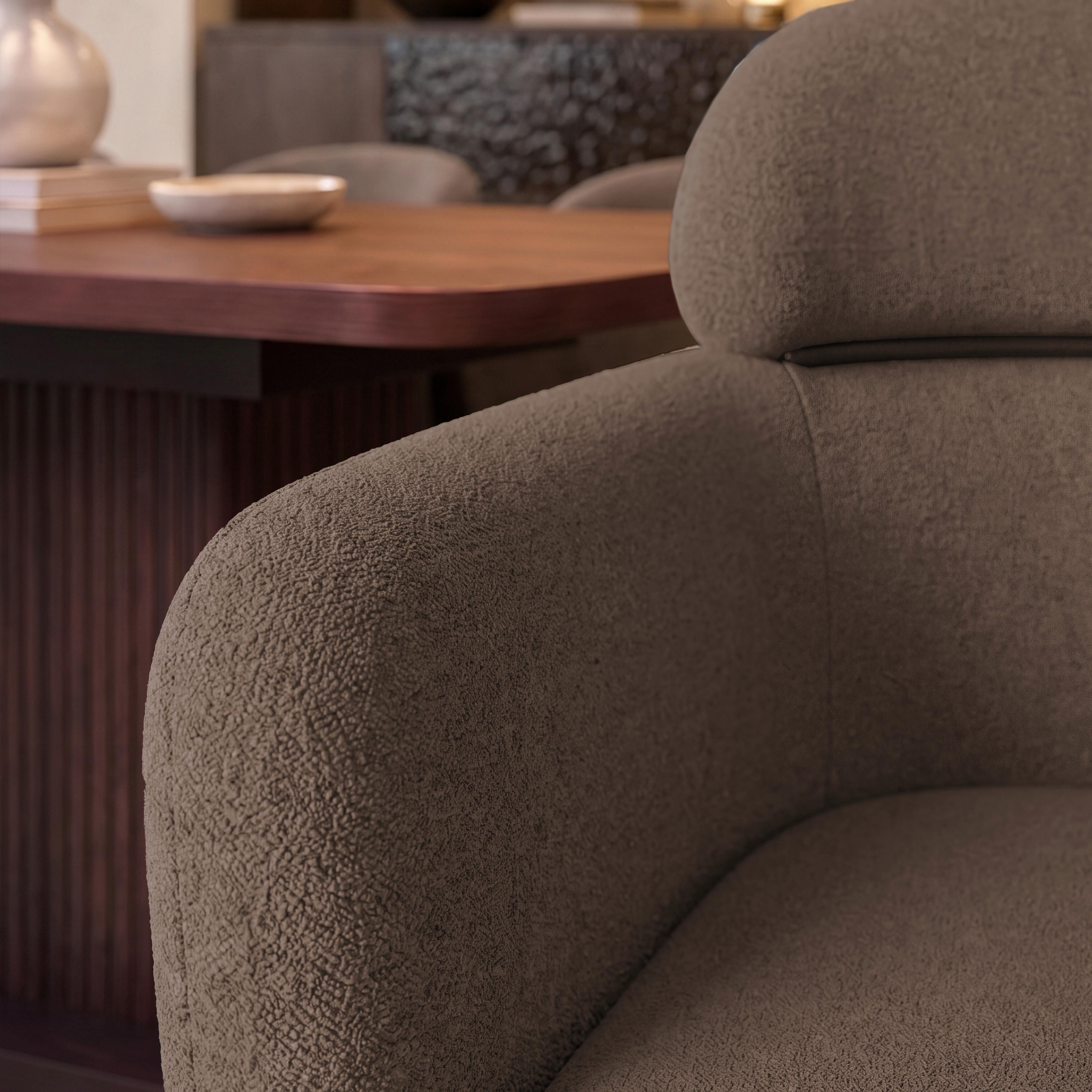 STOL MED ARMSTÖD CHLOE - brun/svart, Modern, metall/textil (62/79/59,5cm) - Bessagi Home