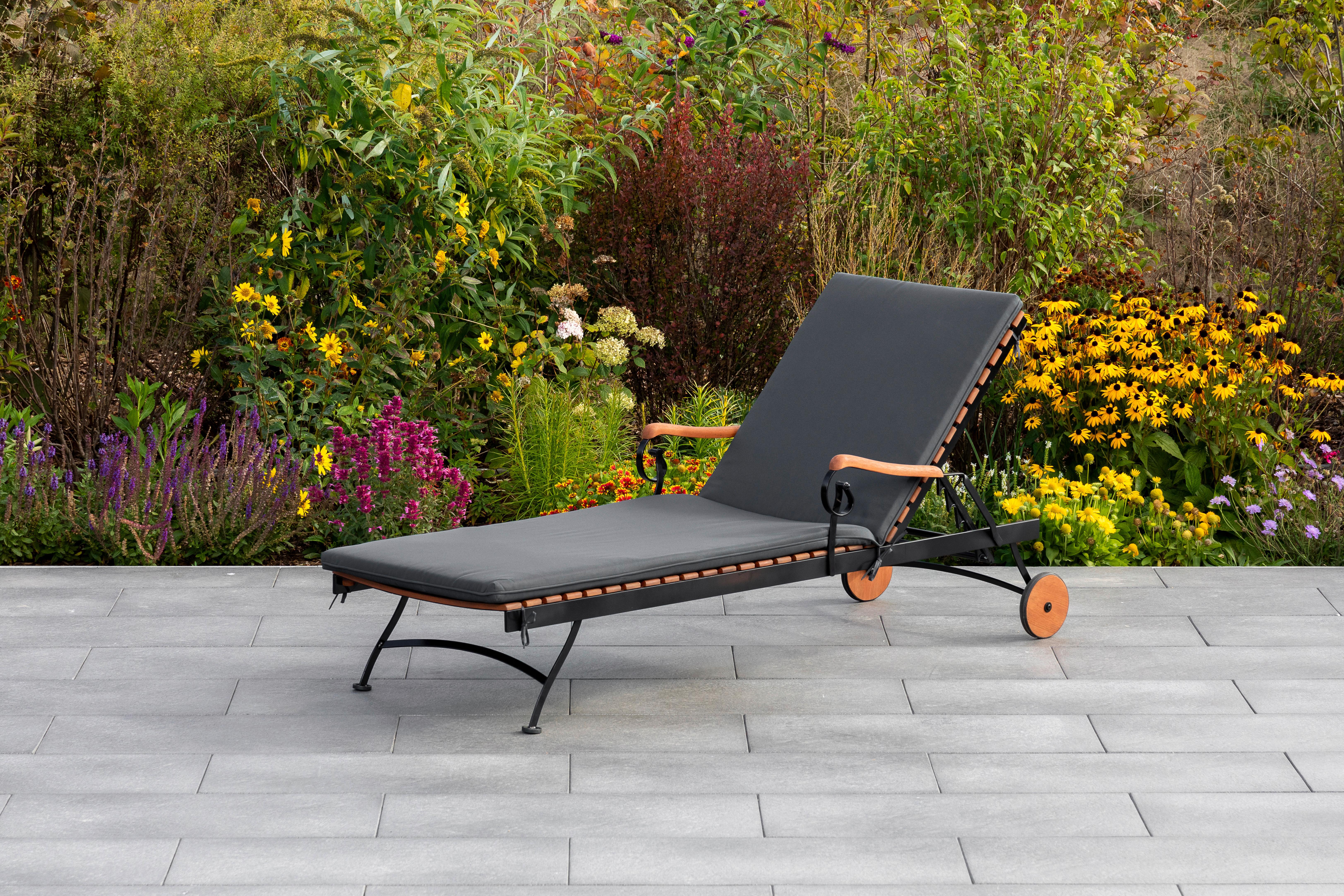 Gartenliege Schossgarten Holz/ Stahl mit Auflage und Rollen - Graphitfarben/Naturfarben, KONVENTIONELL, Holz/Textil (65/31,5/195cm) - Gardenson