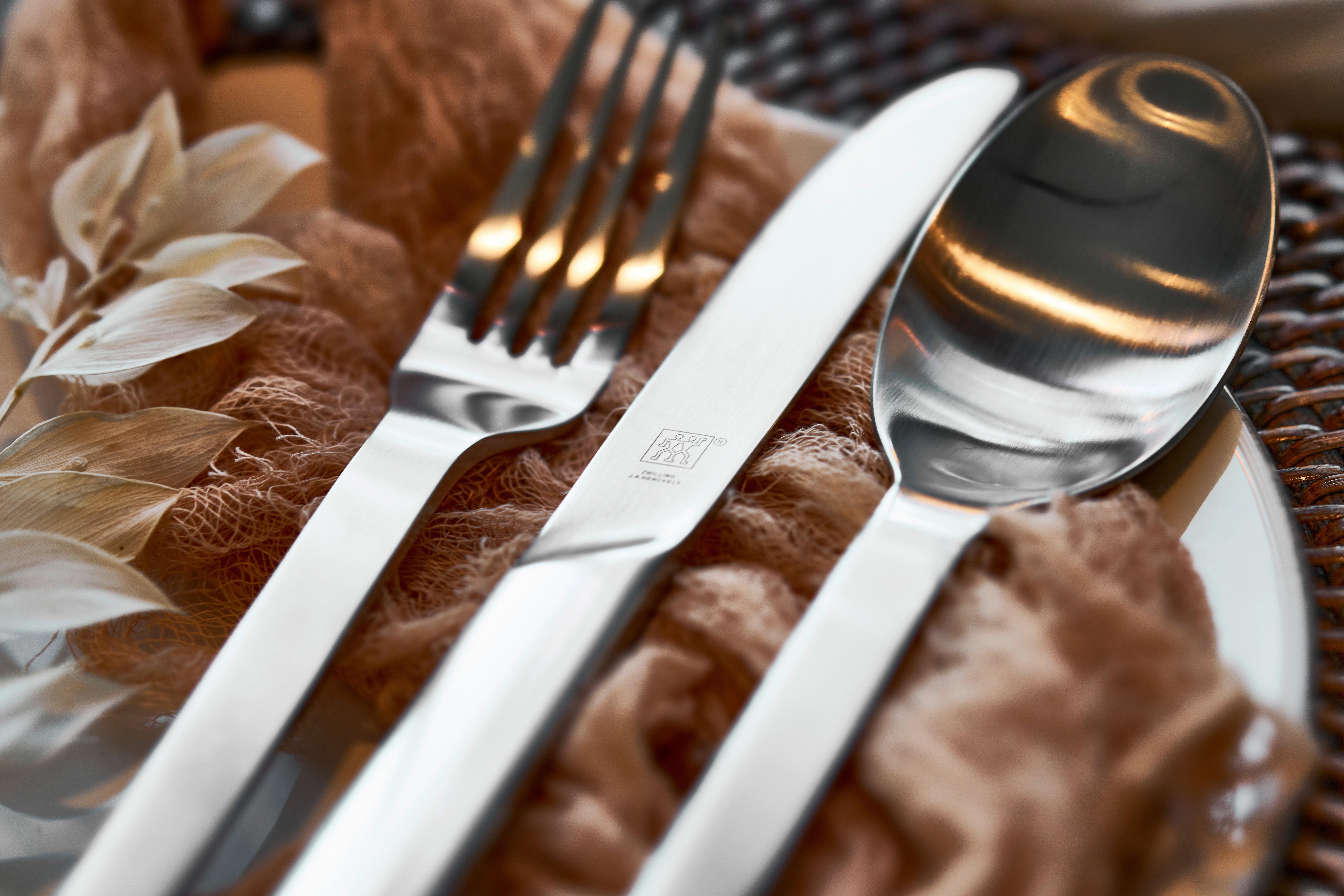 ZESTAW SZTUĆCÓW 1027164 ZWILLING - kolor srebrny, Basics, metal - Zwilling