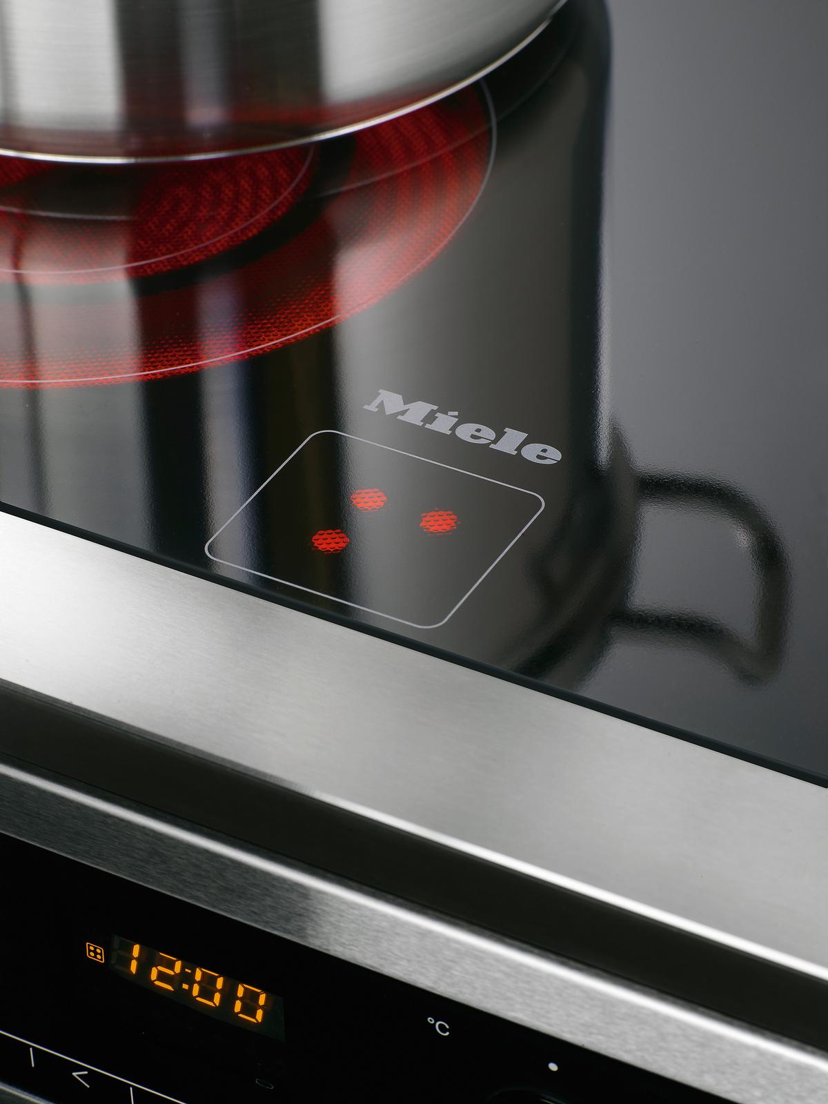 Glaskeramikkochfeld KM6017 Schwarz - Schwarz, KONVENTIONELL, Glas/Metall (54,8/4/47,8cm) - Miele