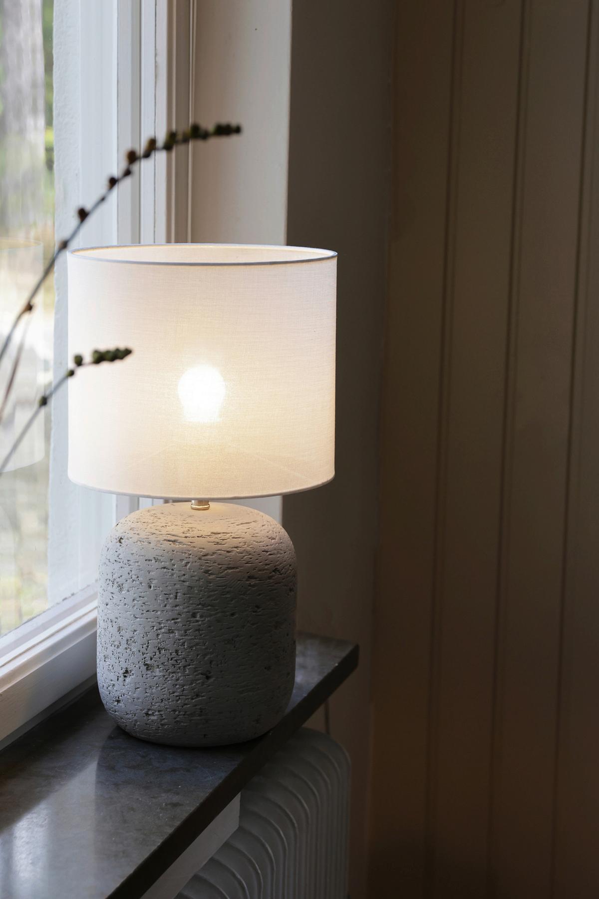 Tischleuchte Montagna Hellgrau max. 40 Watt - Hellgrau, Basics, Stein (25/25/44cm) - Markslöjd
