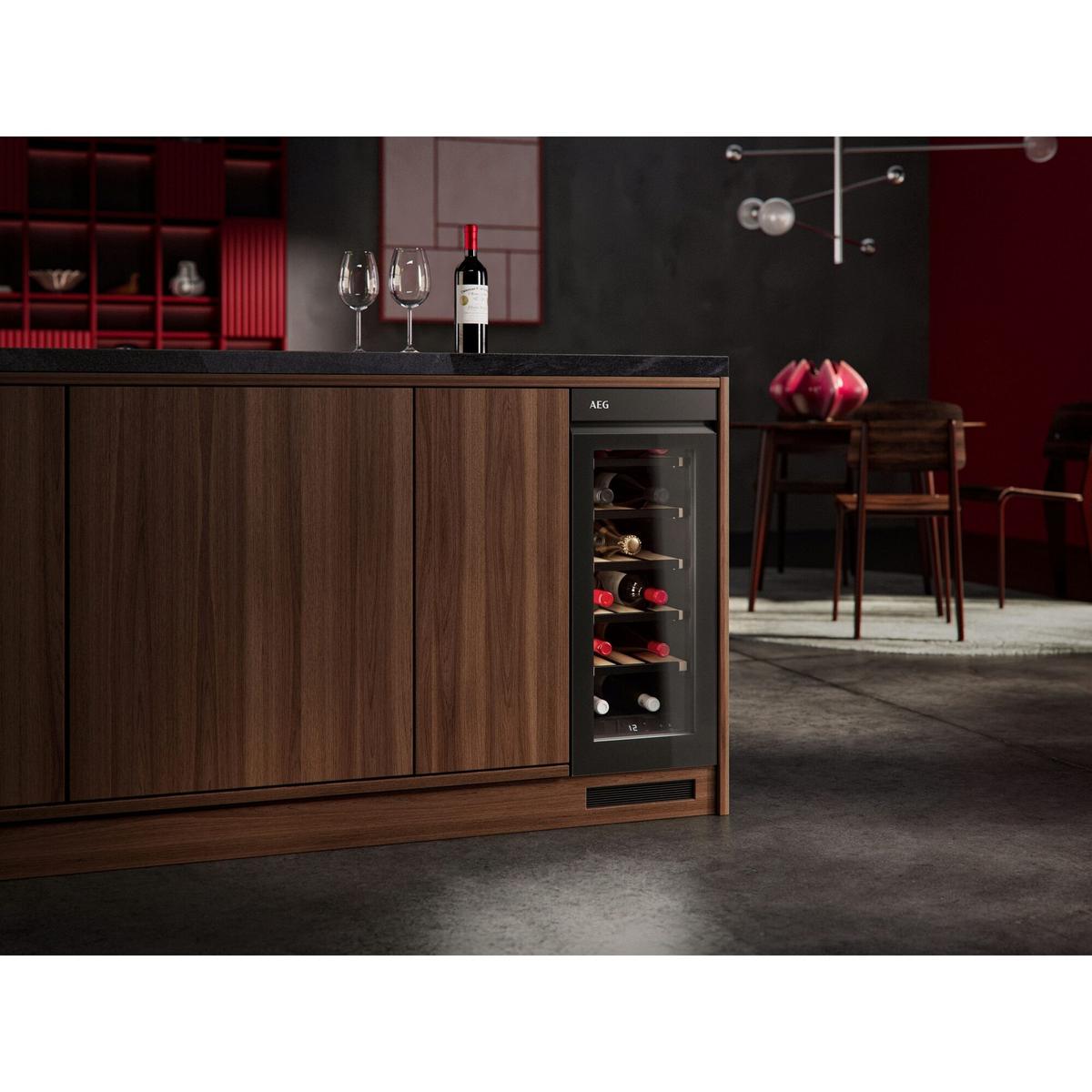Weinkühlschrank NSW8S823GT Schwarz - Schwarz, Glas/Metall (29,5/81,8/56cm) - AEG
