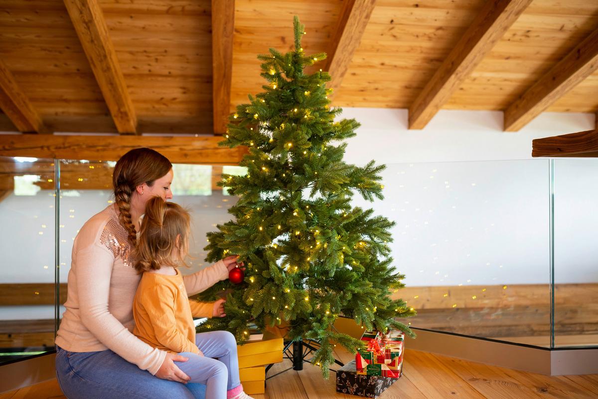 Weihnachtsbaum Roswell Grün H: ca. 150cm - Grün, Basics, Kunststoff (101/150/101cm)