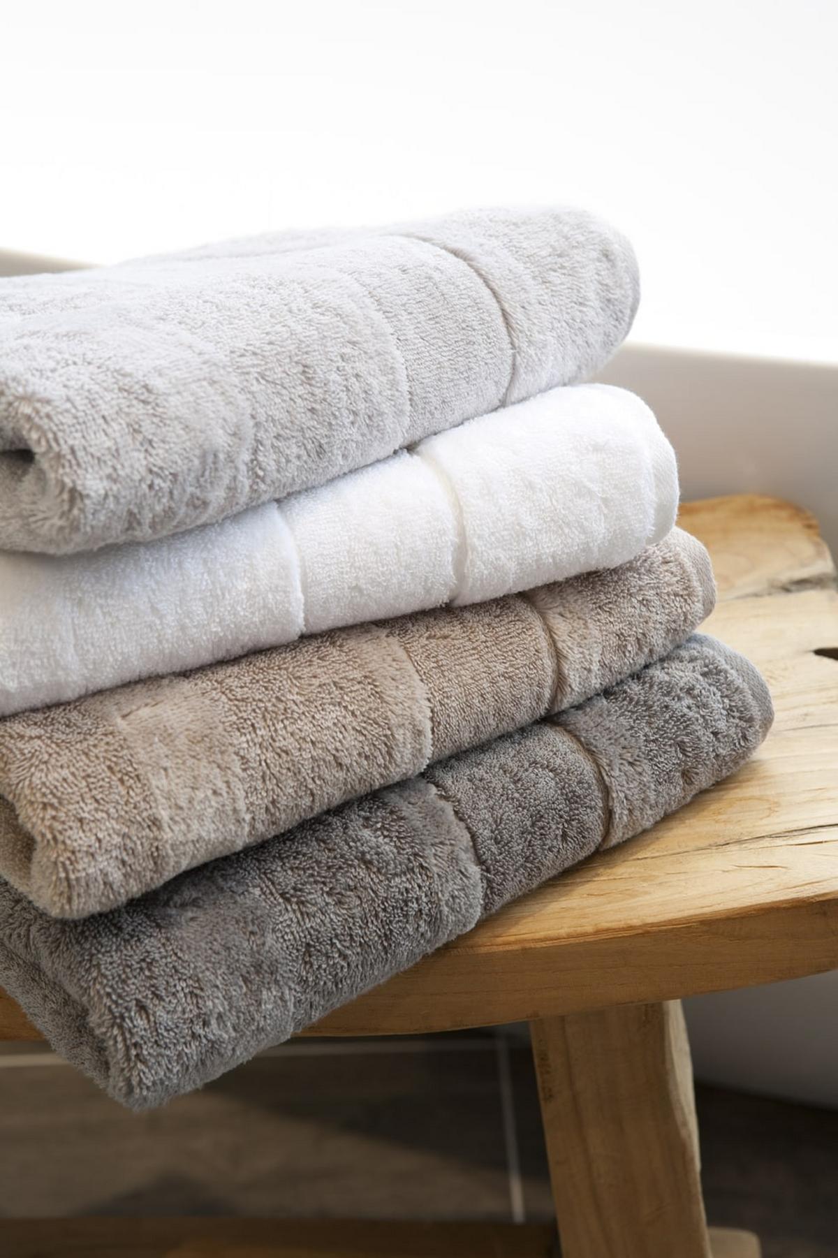RĘCZNIK PRYSZNICOWY NOBLESSE² UNI - kolor naturalny, Basics, tkanina (80/160cm) - Cawoe
