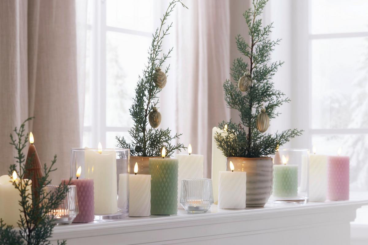 LED-Kerze Twist in diversen Farben - Rot/Goldfarben, KONVENTIONELL, Naturmaterialien/Kunststoff (7/9cm) - Modern Living