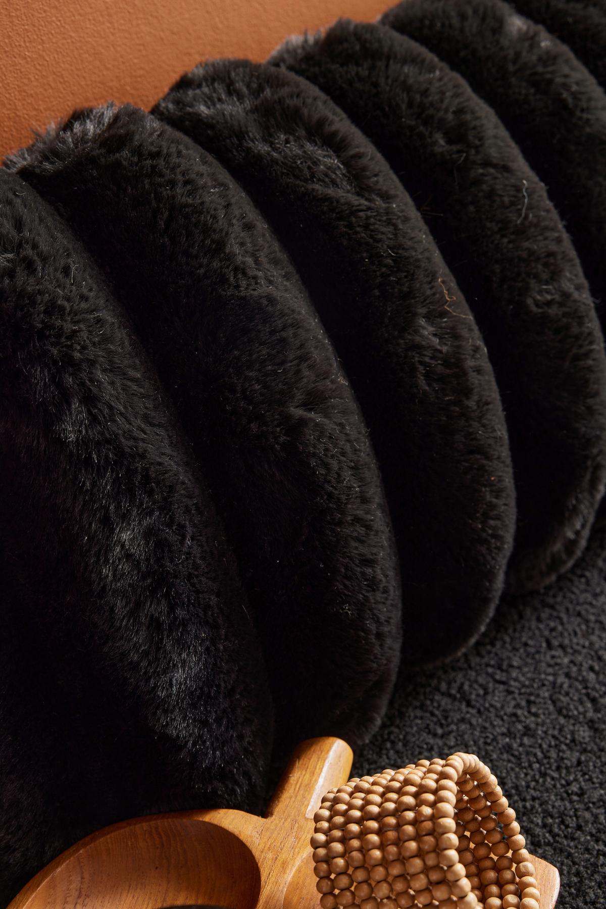 Műszőrme Díszpárna Moka Cream 30/60 - fekete, textil (30/60cm)