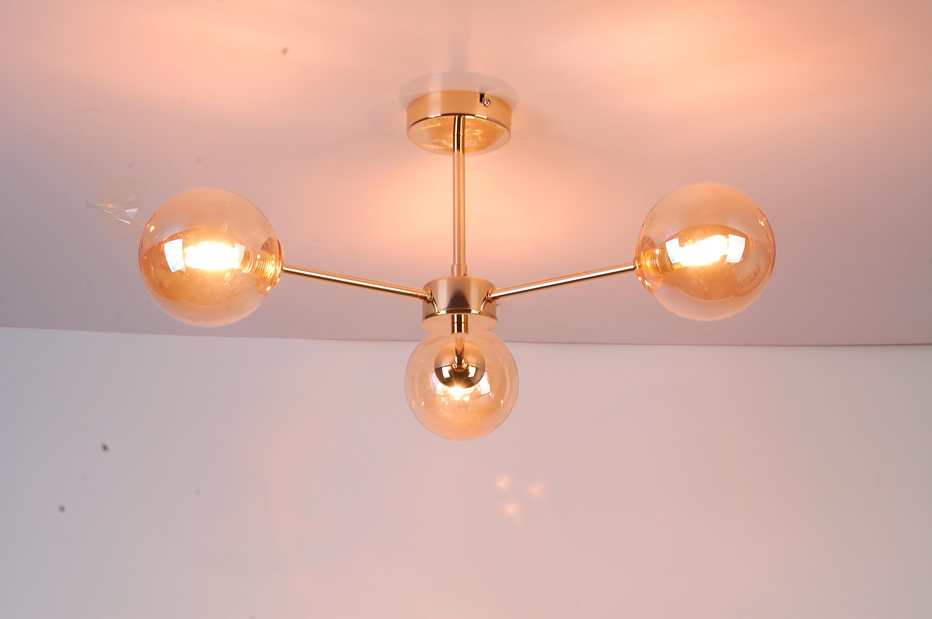 LAMPA SUFITOWA AMBER - kolor bursztynowy, Trend, metal/szkło (62/62/25cm) - Novel