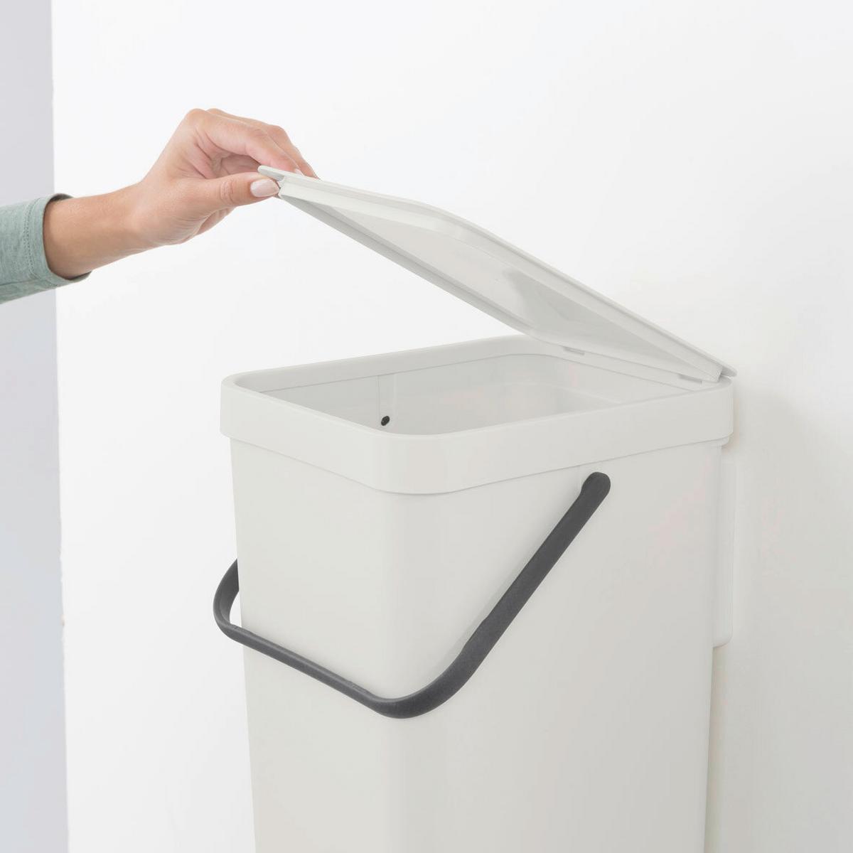 KOSZ NA ODPADY 213465 - jasnoszary, Basics, tworzywo sztuczne (22/40.1/27.9cm) - Brabantia