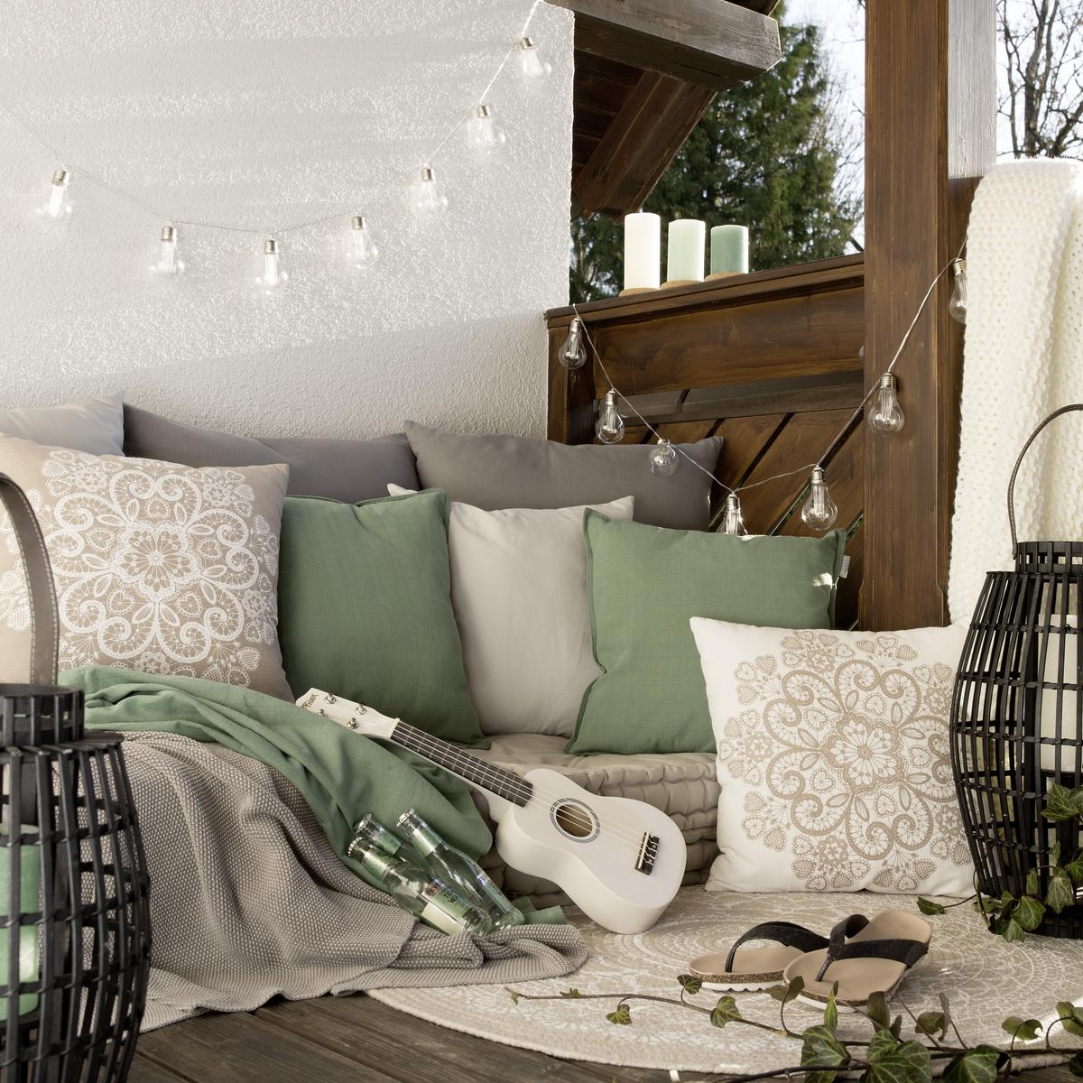 Stumpenkerze Lia in Weiß - Weiß, MODERN (6,8/12cm) - Premium Living