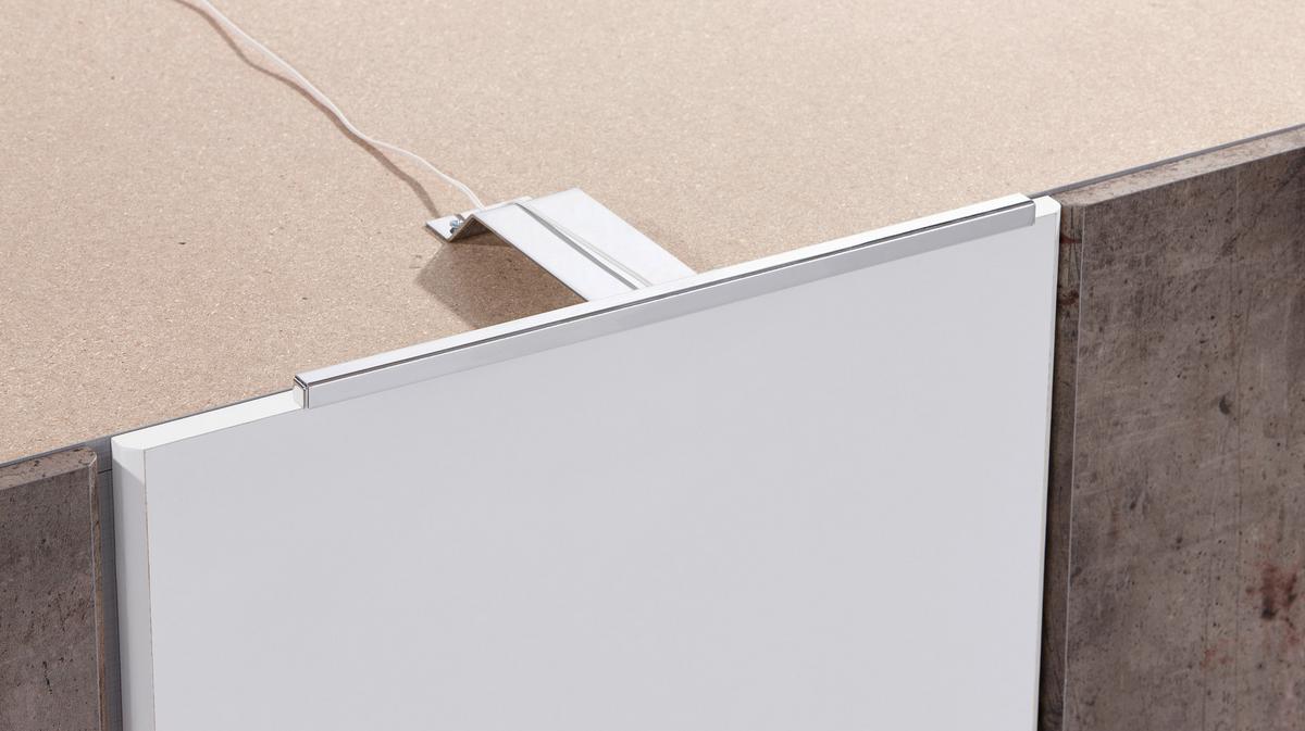 Lampă atașată Stella - culoare crom, Modern, plastic/metal (33,5/3,2/16,1cm)
