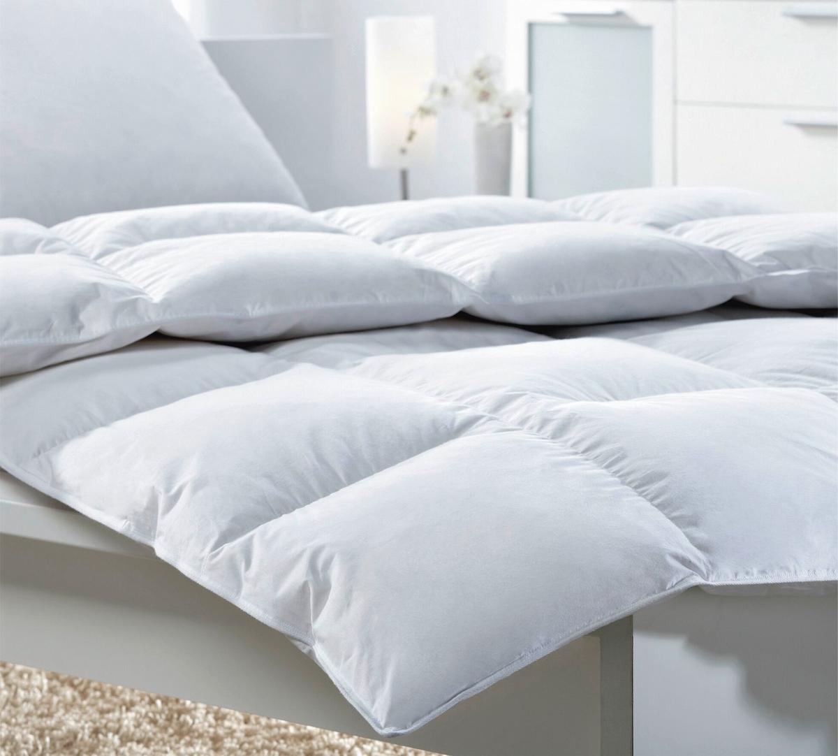 Pilotă casetată Henriette - alb, textil (135/200cm)