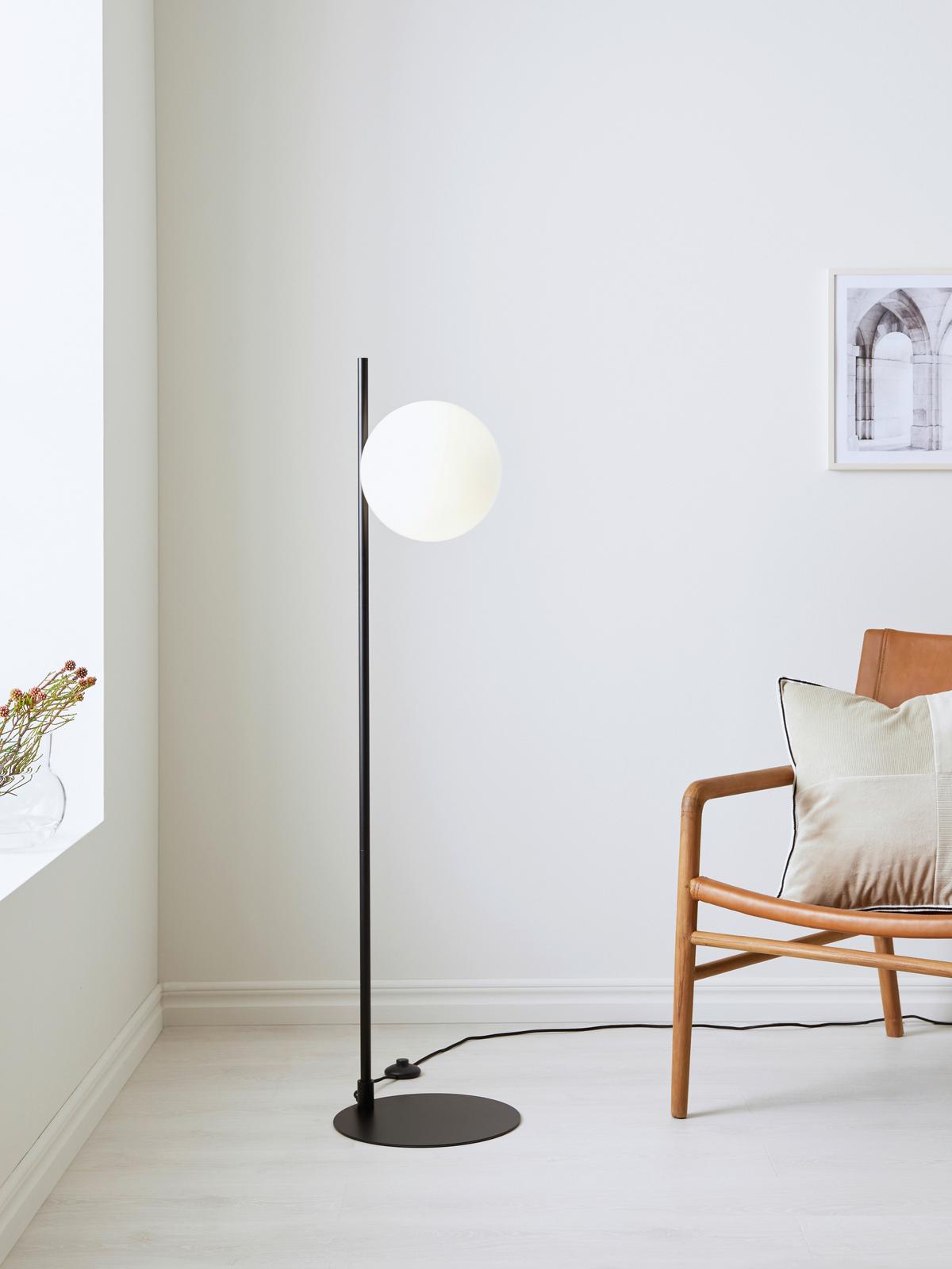 Stehleuchte Dione Floor max. 40 Watt - Schwarz/Weiß, Basics, Glas/Metall (33/33/134,5cm) - Markslöjd