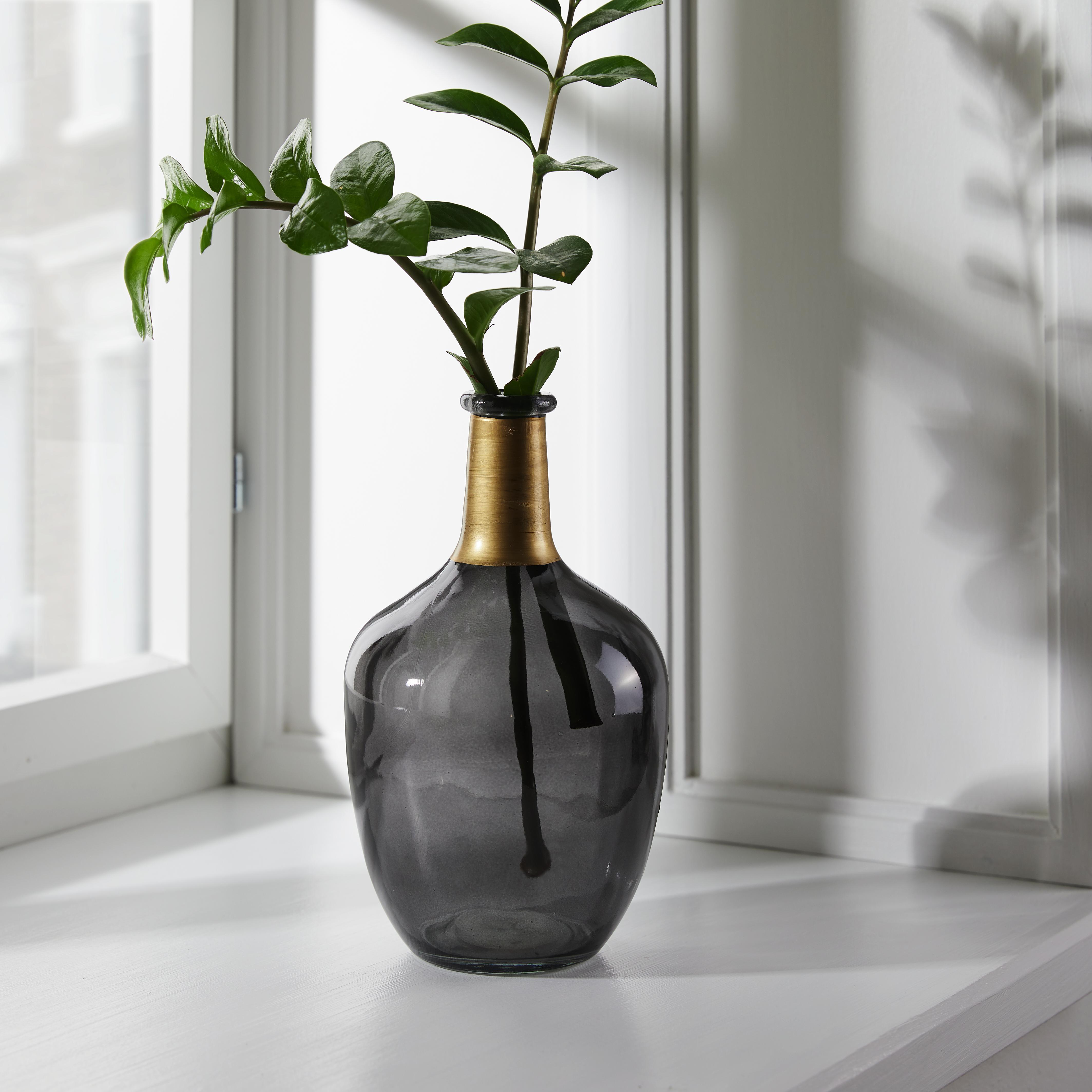 Vase in Grau ca. 26cm 'Tabea' - Grau, MODERN, Glas (16/26cm) - Bessagi Home