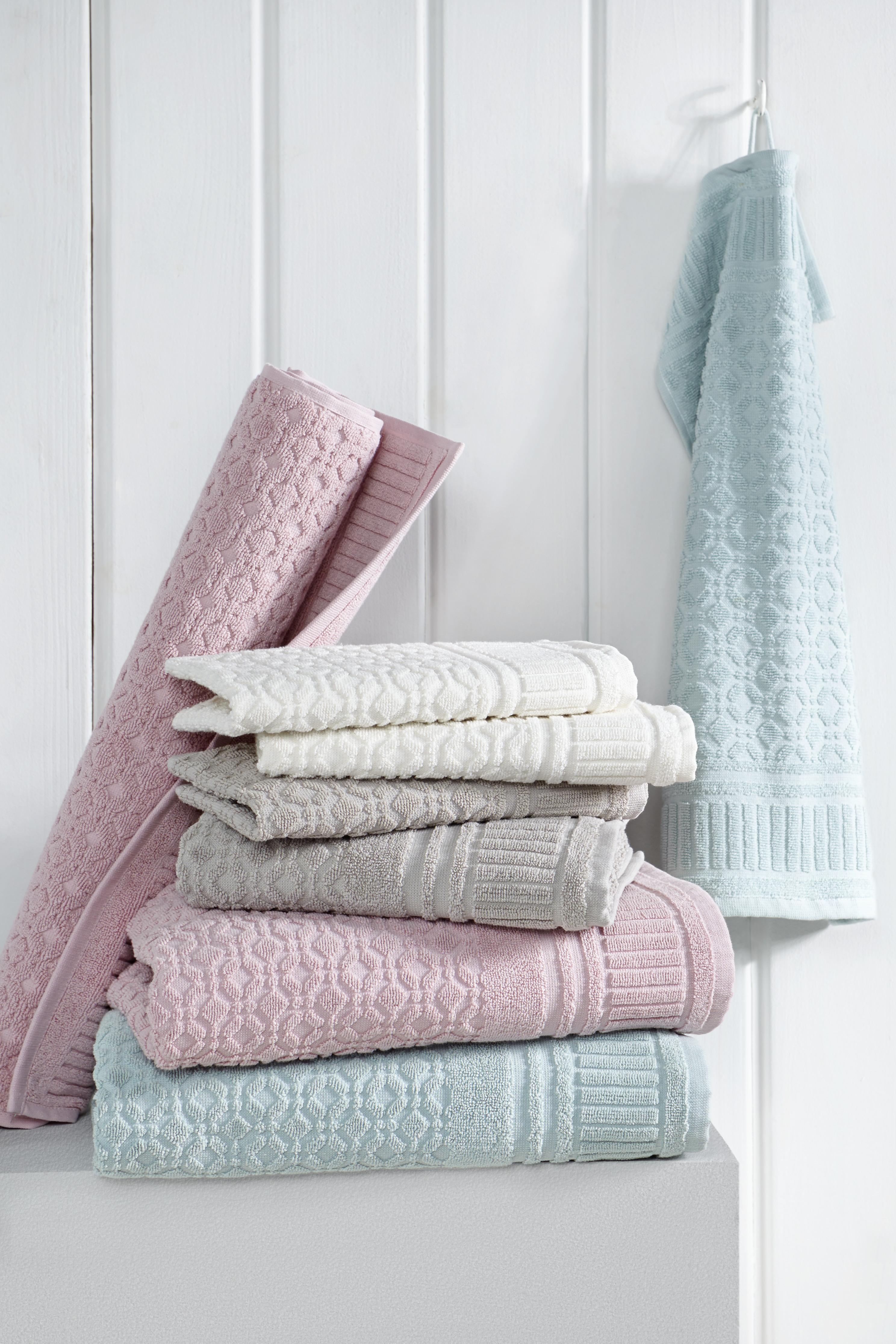 Handtuch Carina in Rosa - Rosa, Romantik / Landhaus, Textil (50/100cm) - Modern Living