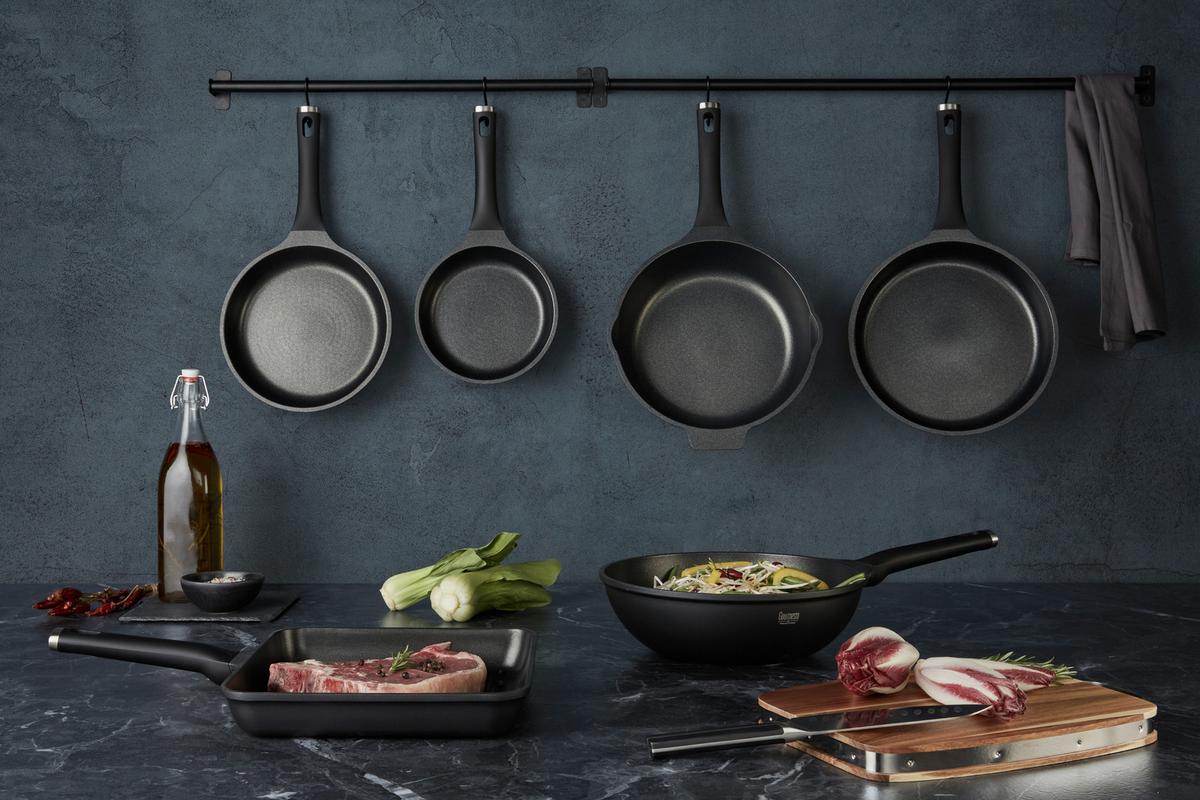 Tava Black Line 20 Cm - crna, Konvencionalno, metal/plastika (20/4,5cm) - Gourmesto
