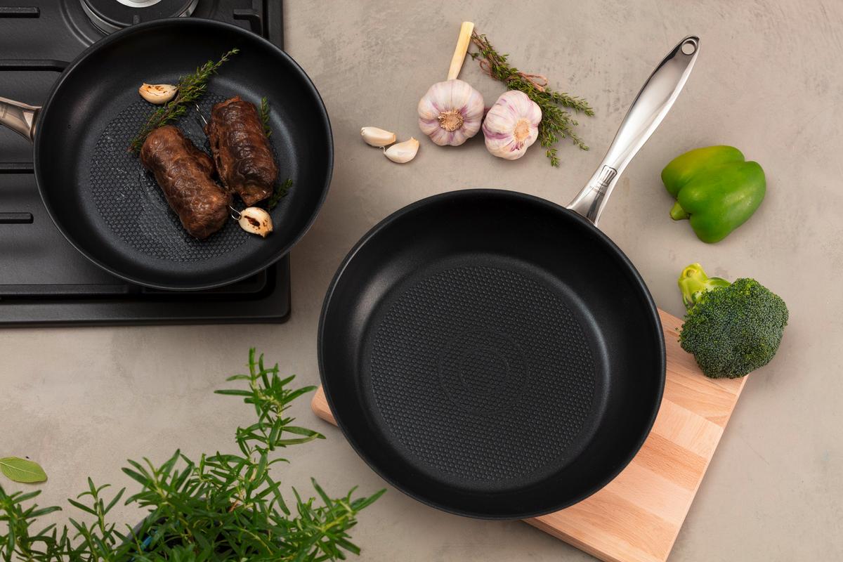 Tigaie pentru prăjit Münich - argintiu/negru, Design, metal (28cm) - Chefkoch+Fackelmann